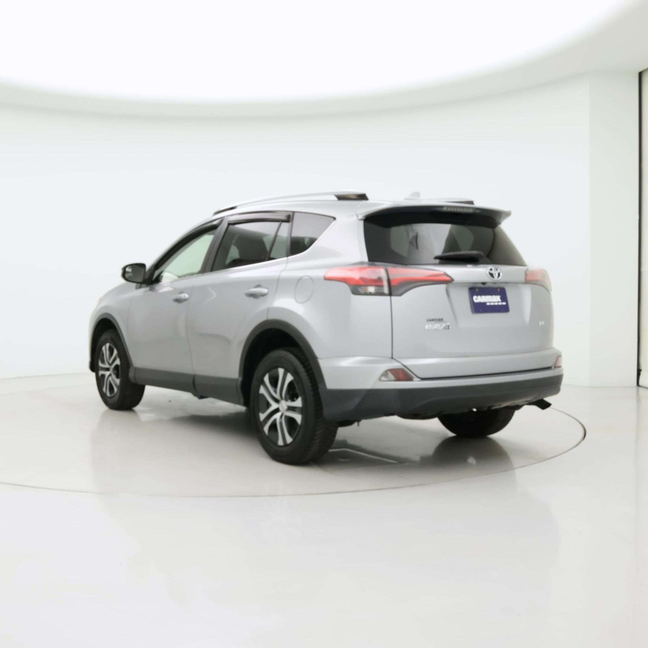 Thumbnail: 2018 Toyota RAV4 - 2
