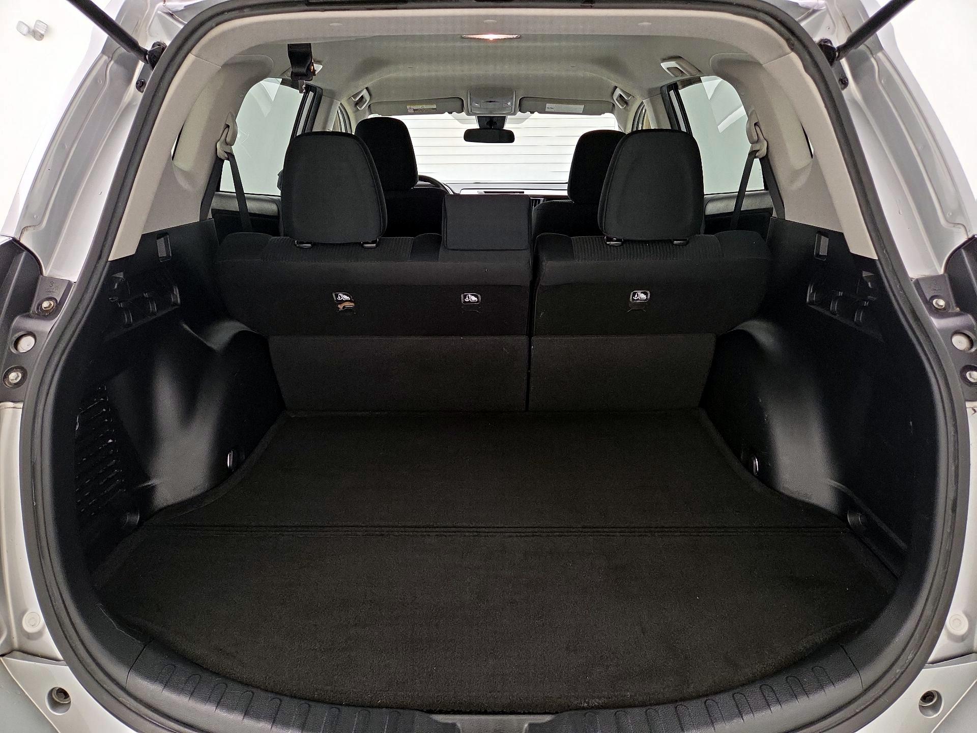 Thumbnail: 2018 Toyota RAV4 - 19