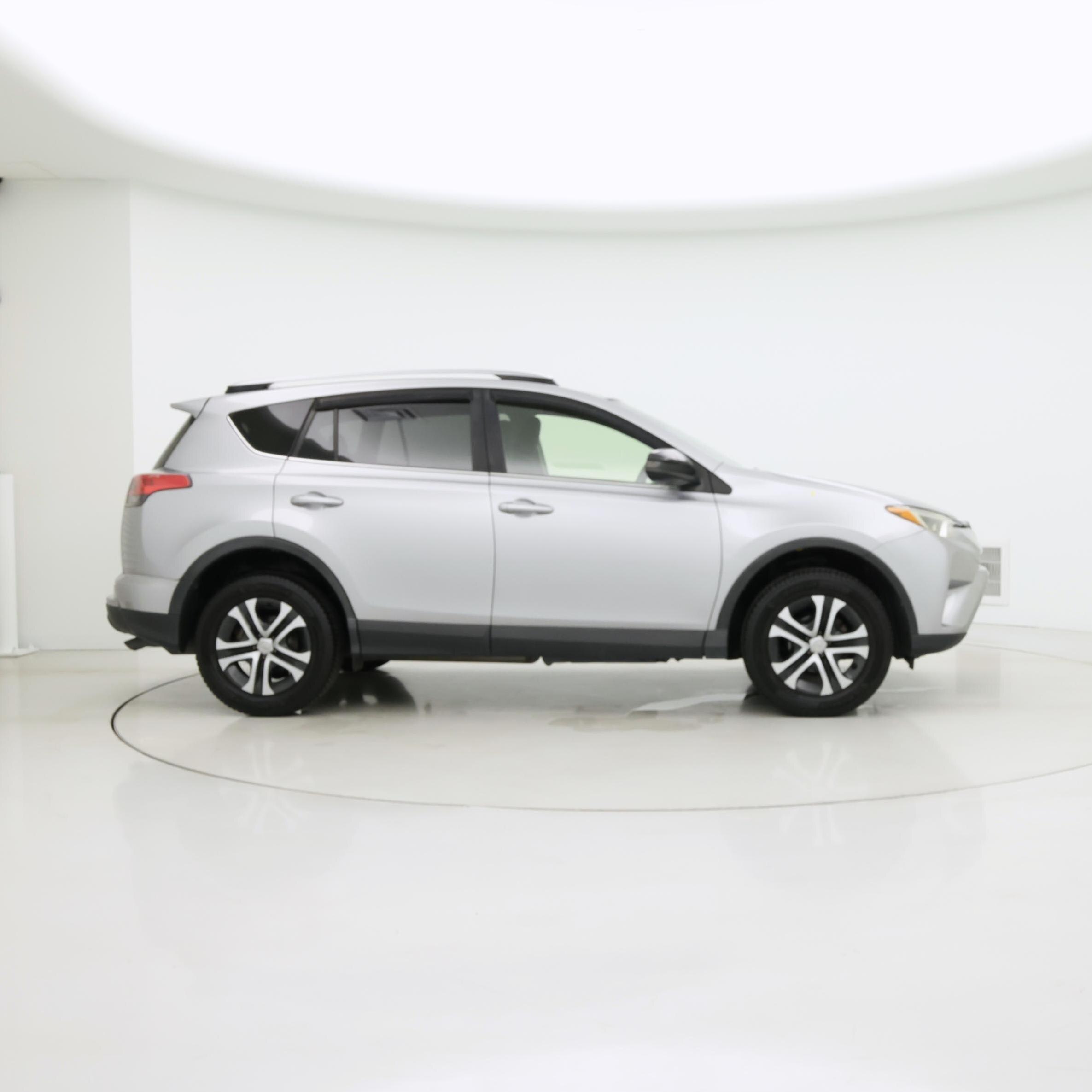 Thumbnail: 2018 Toyota RAV4 - 7
