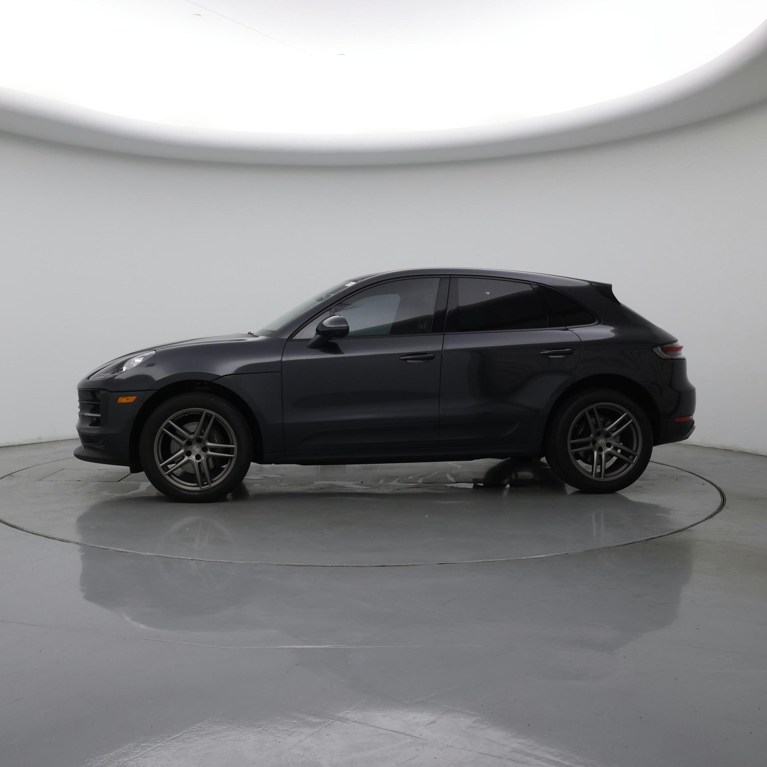 Thumbnail: 2021 Porsche Macan - 3