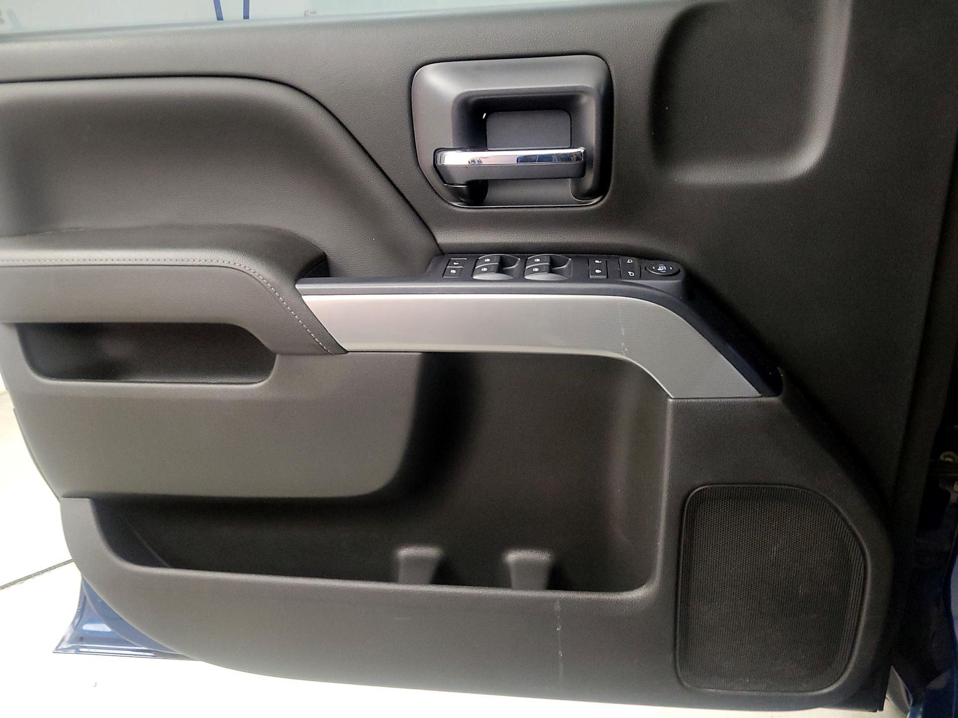 Thumbnail: 2018 Chevrolet Silverado 1500 - 12