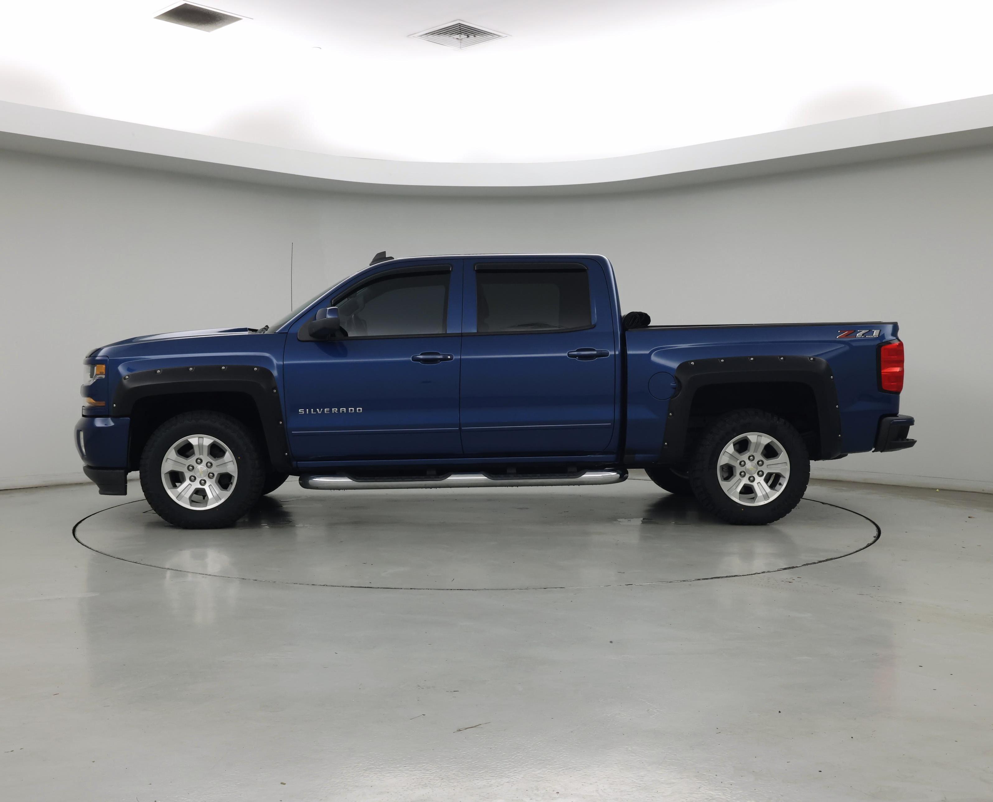 Thumbnail: 2018 Chevrolet Silverado 1500 - 3