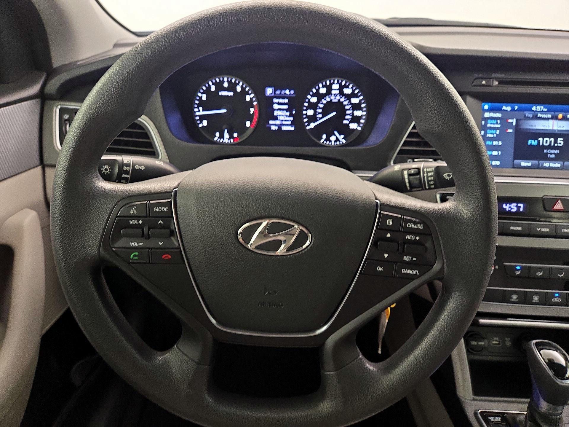 Thumbnail: 2017 Hyundai Sonata - 10