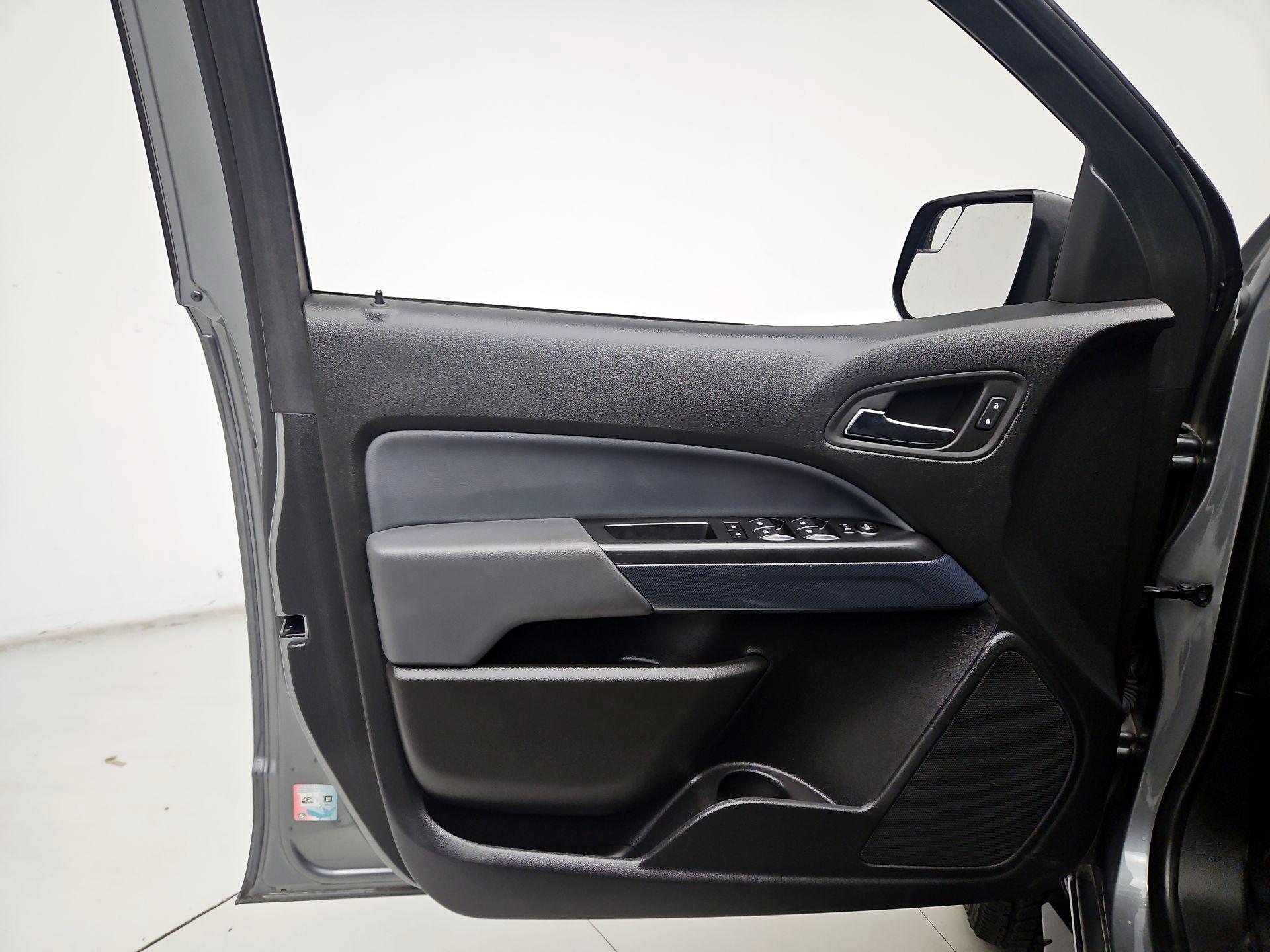 Thumbnail: 2022 Chevrolet Colorado - 12