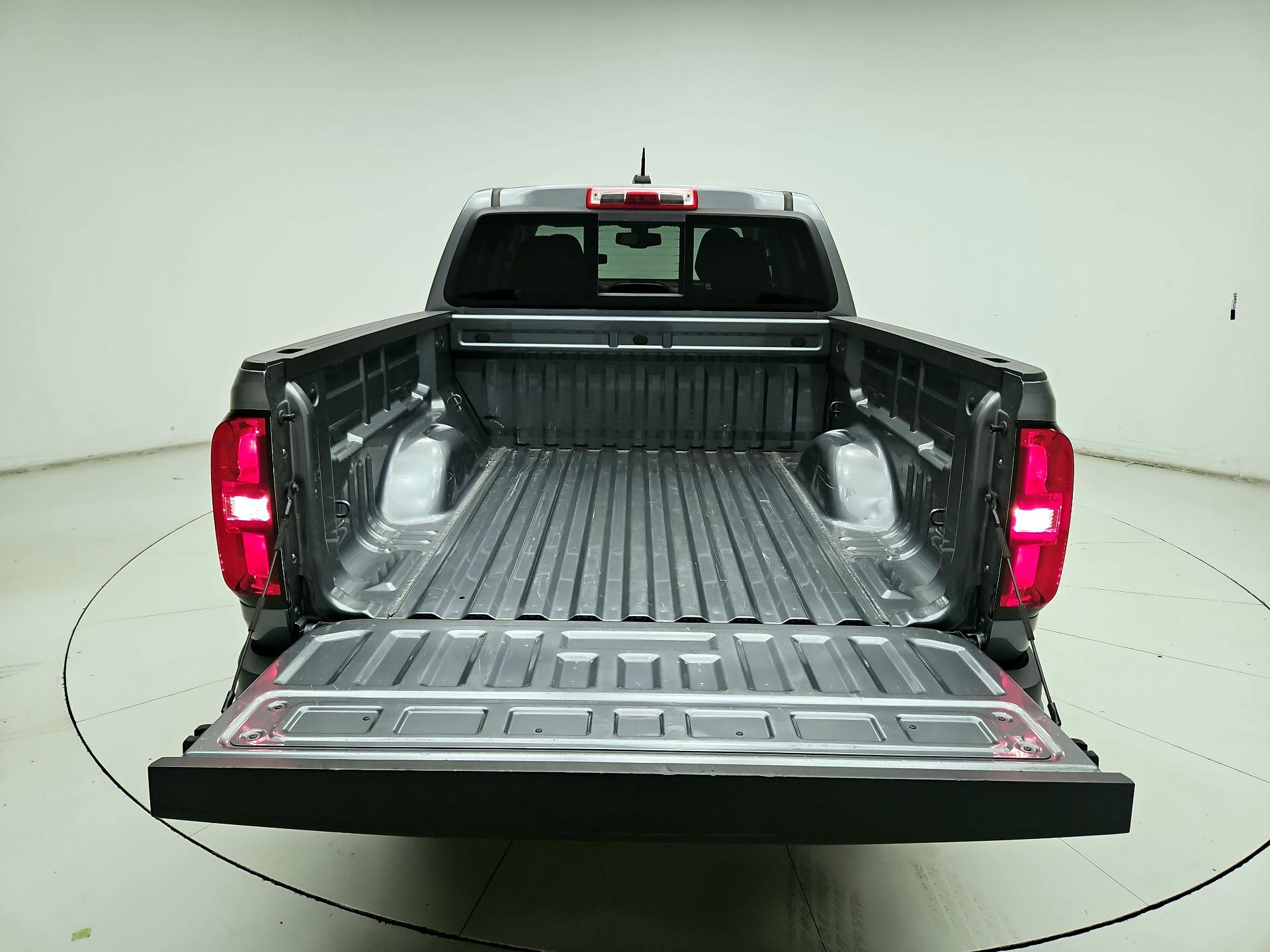 Thumbnail: 2022 Chevrolet Colorado - 18