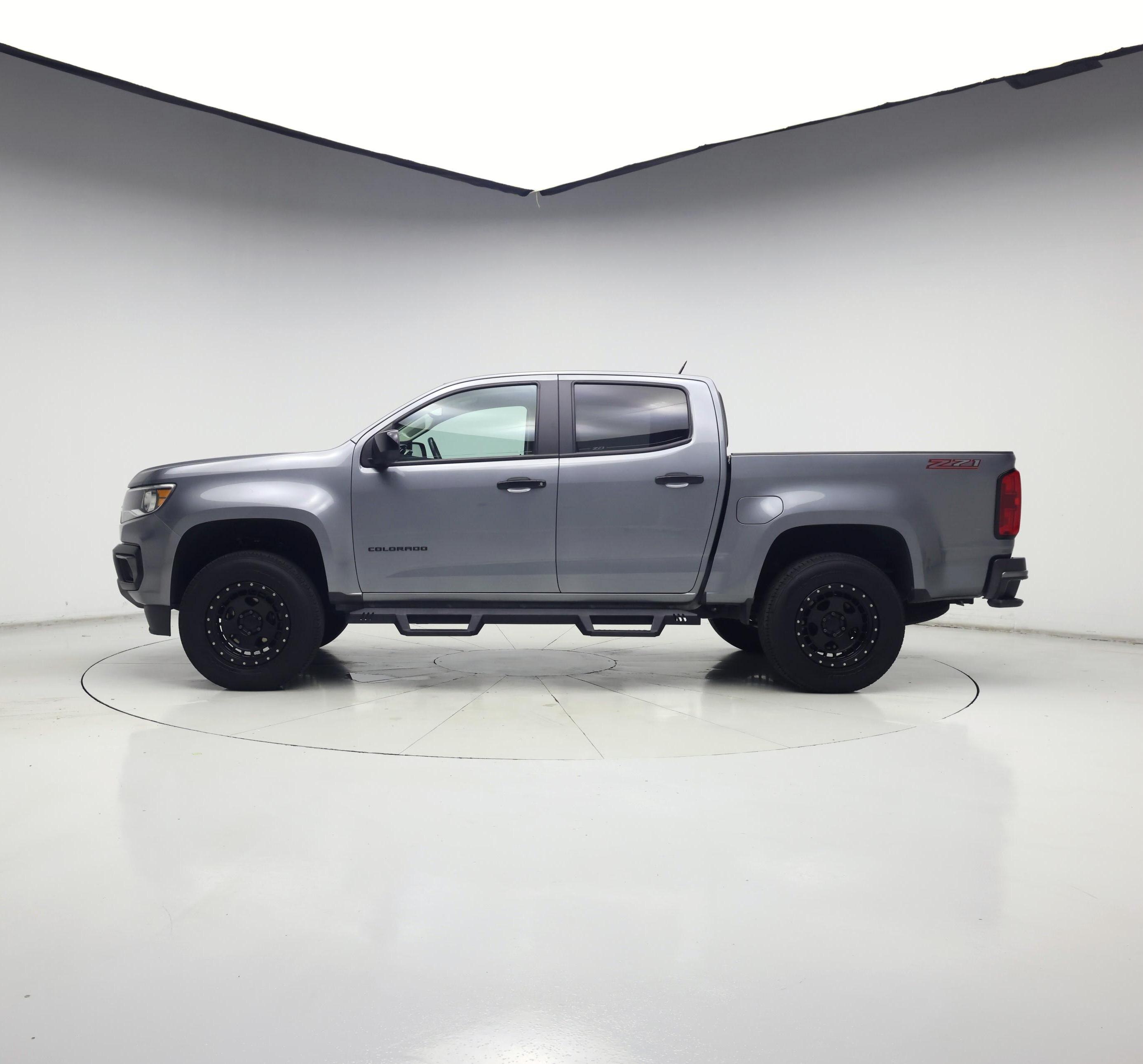 Thumbnail: 2022 Chevrolet Colorado - 3