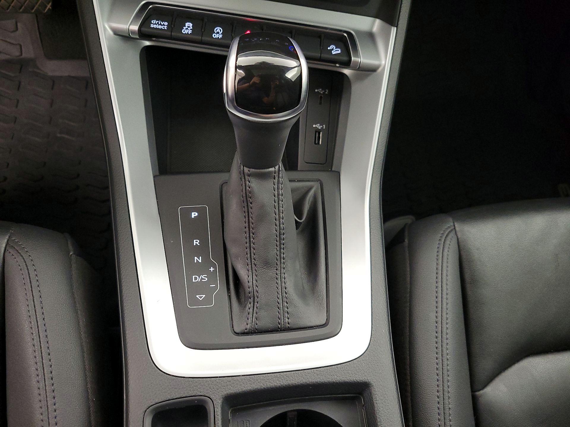 Thumbnail: 2020 Audi Q3 - 16