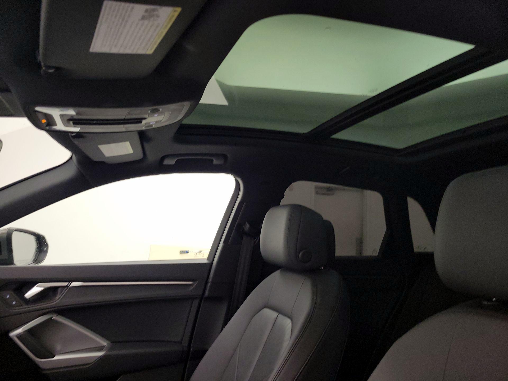 Thumbnail: 2020 Audi Q3 - 18