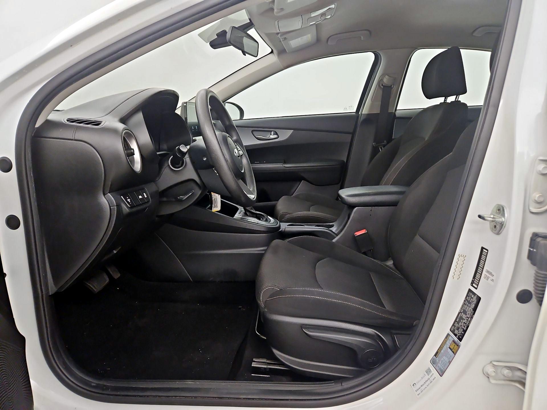 Thumbnail: 2021 Kia Forte - 11