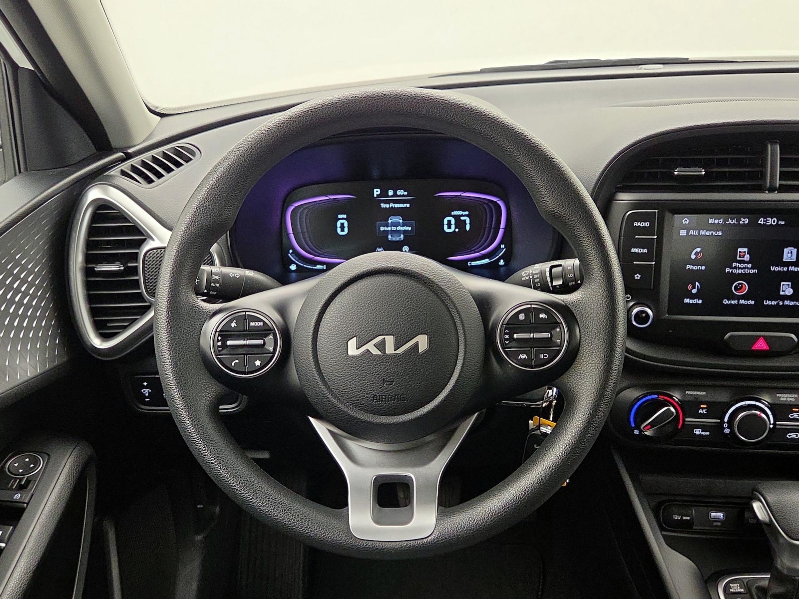 2025 Kia Soul LX - Photo 11