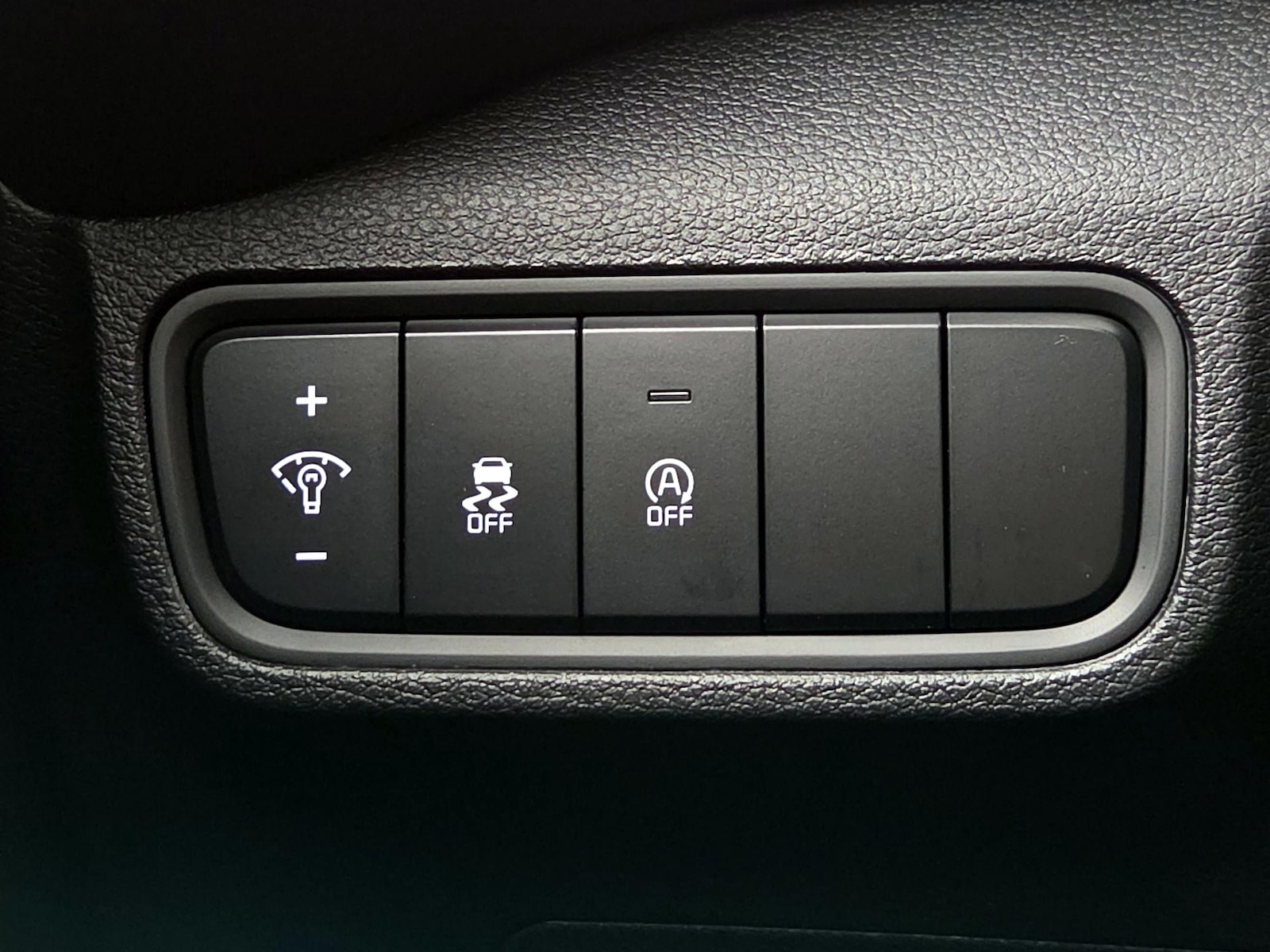 2025 Kia Soul LX - Photo 14
