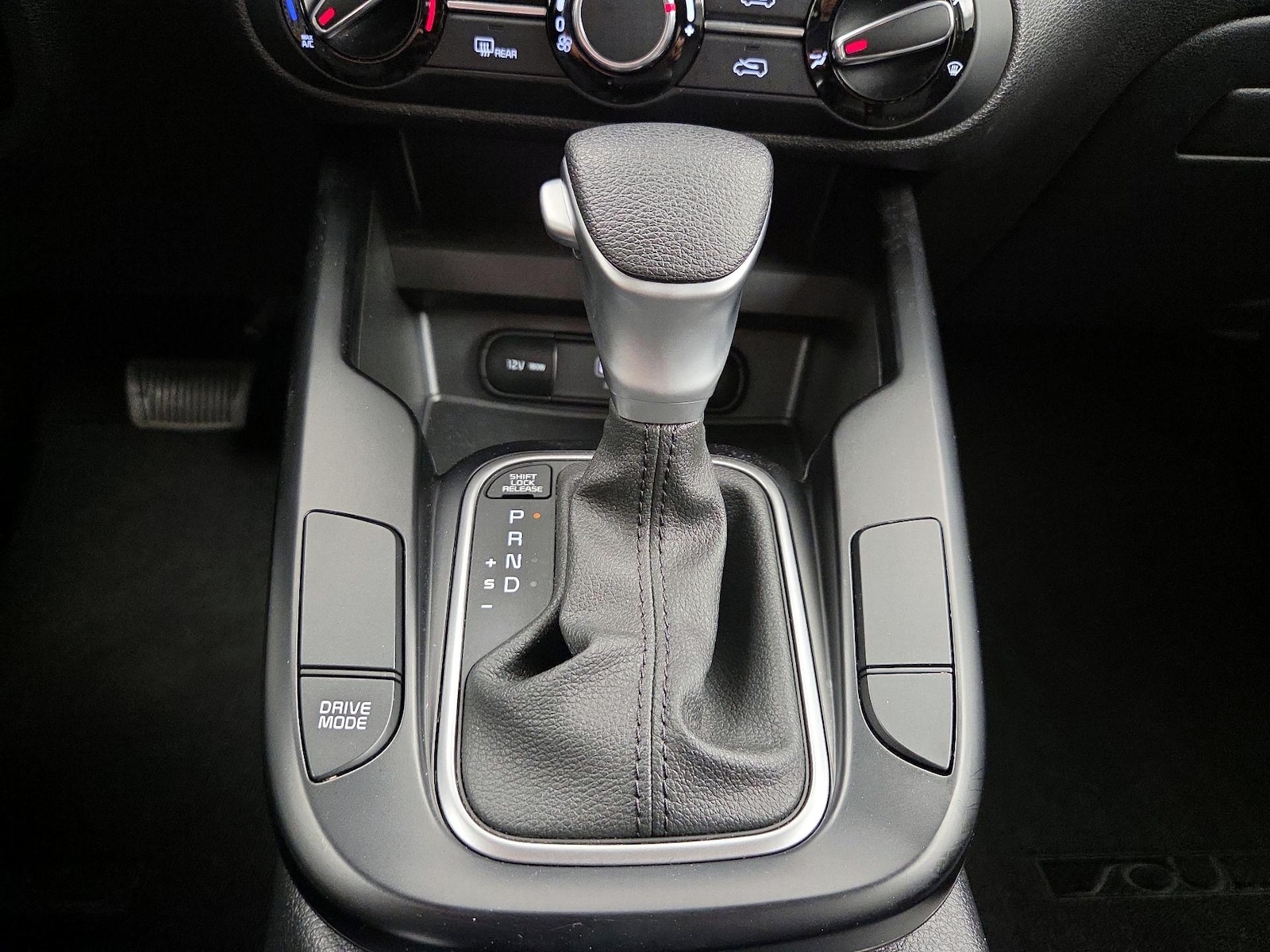 2025 Kia Soul LX - Photo 18