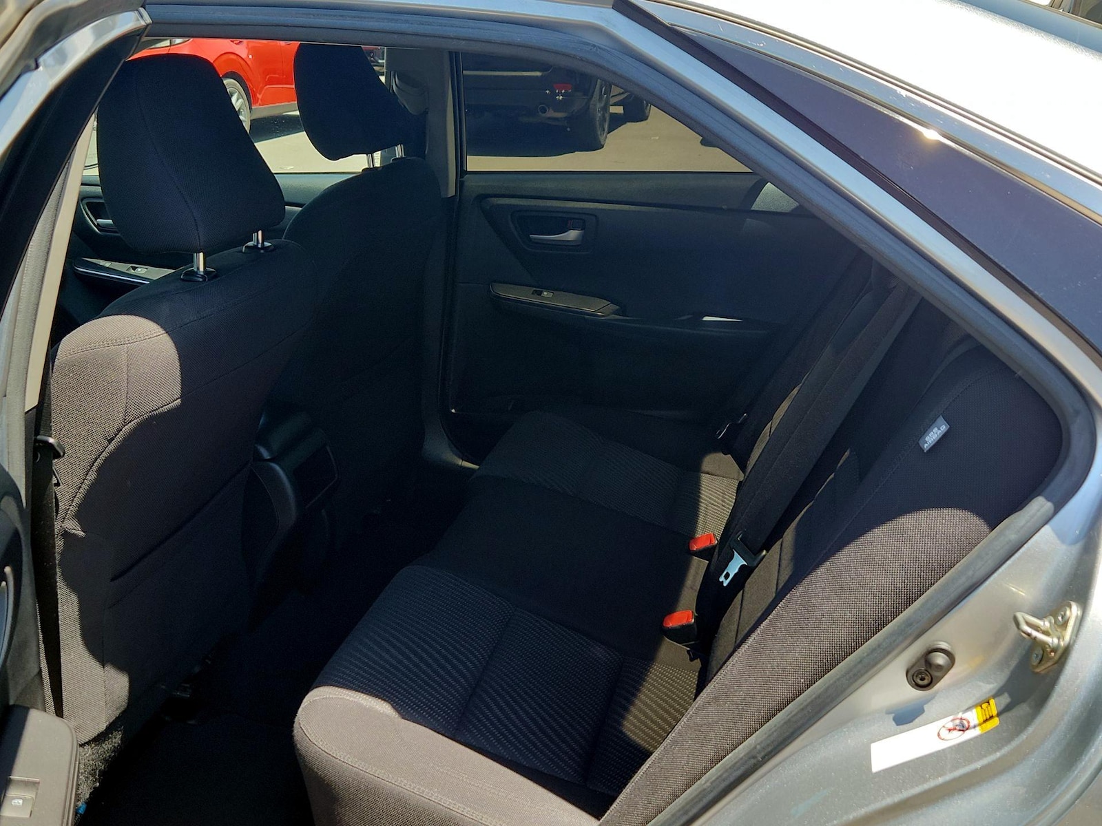 2016 Toyota Camry LE - Photo 19