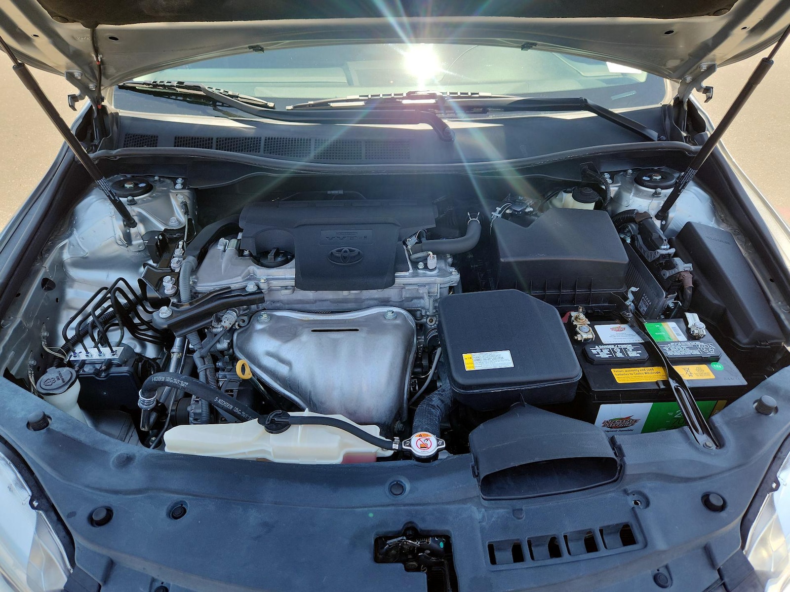 2016 Toyota Camry LE - Photo 21