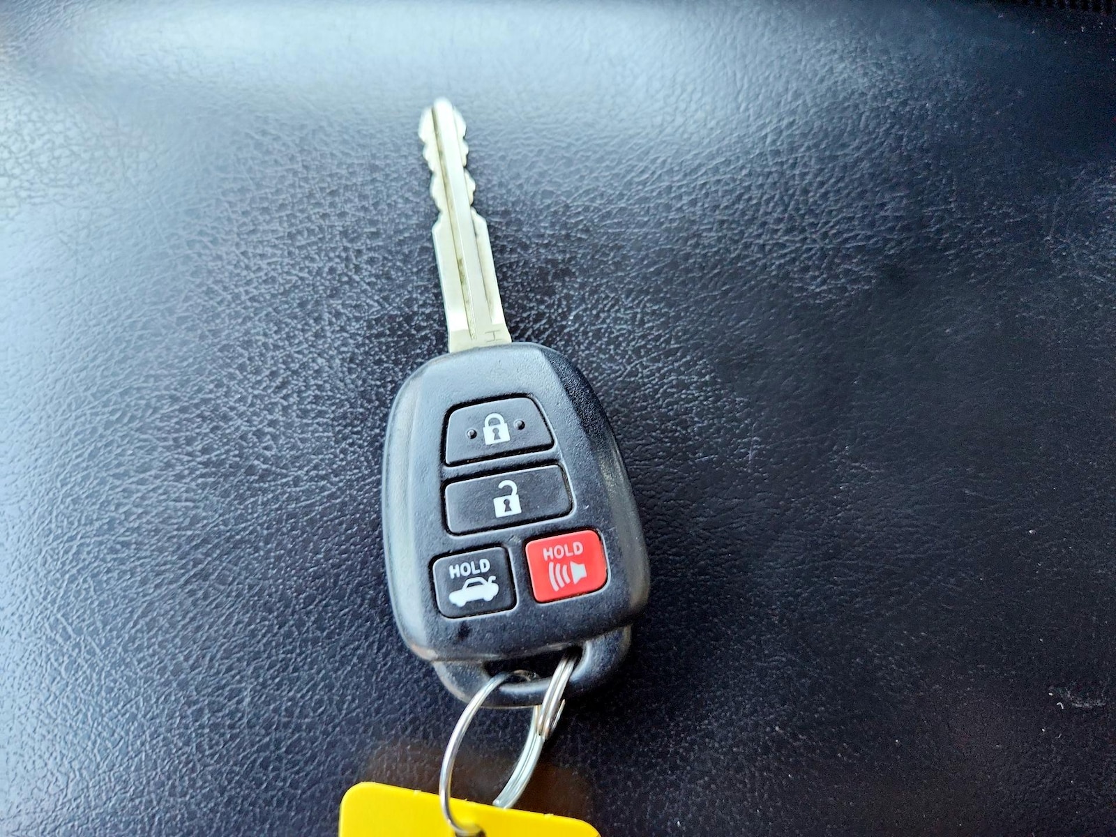 2016 Toyota Camry LE - Photo 22