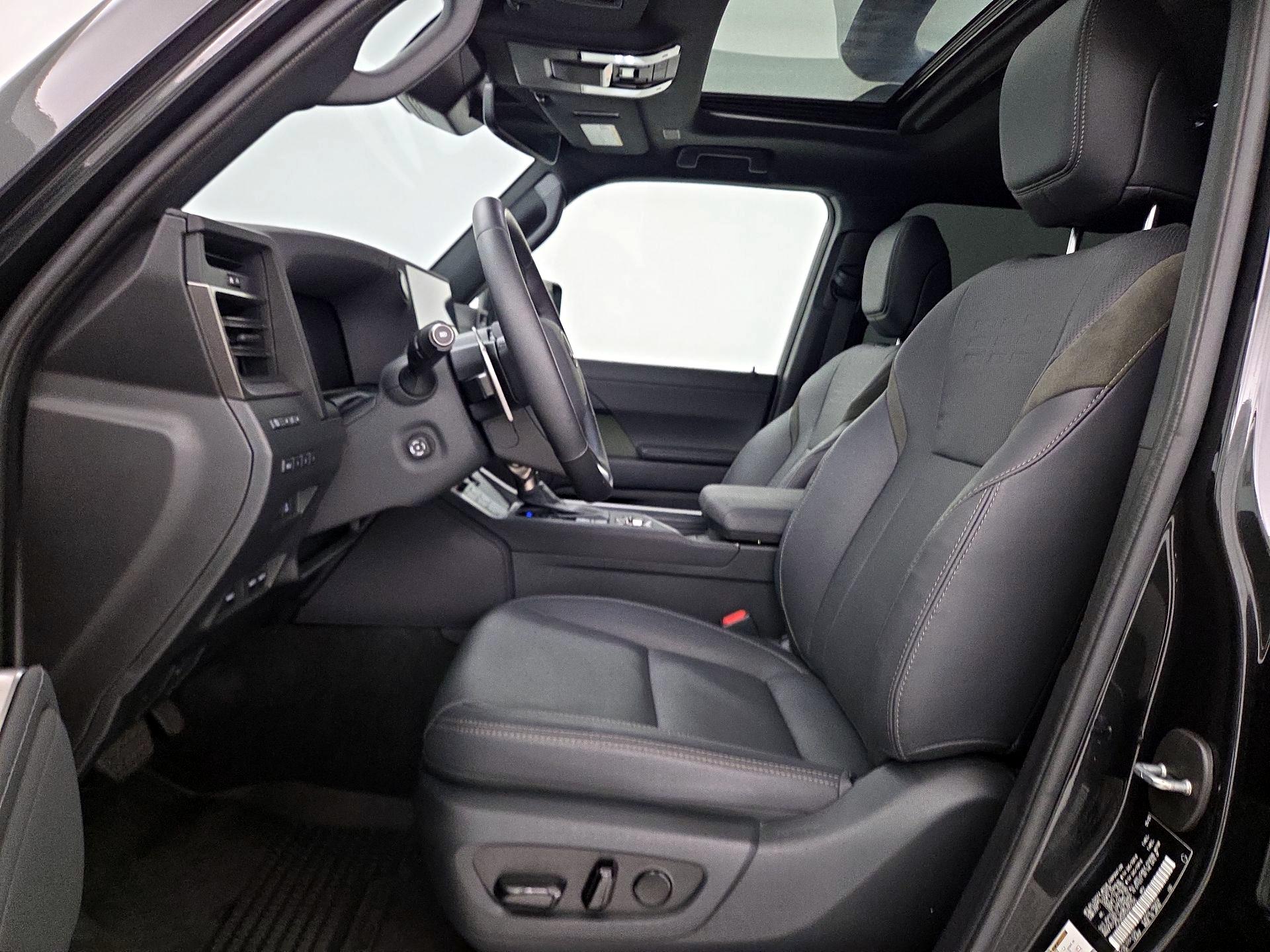 Thumbnail: 2025 Lexus GX - 11