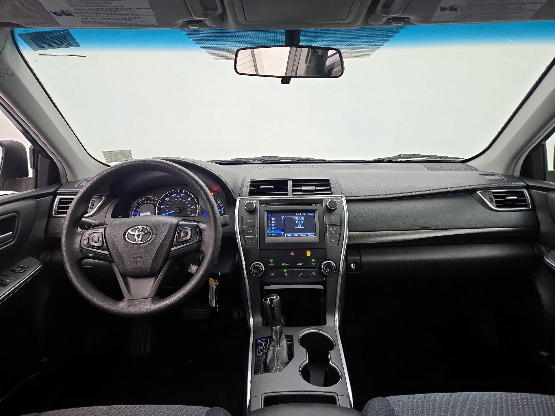 Thumbnail: 2015 Toyota Camry - 9