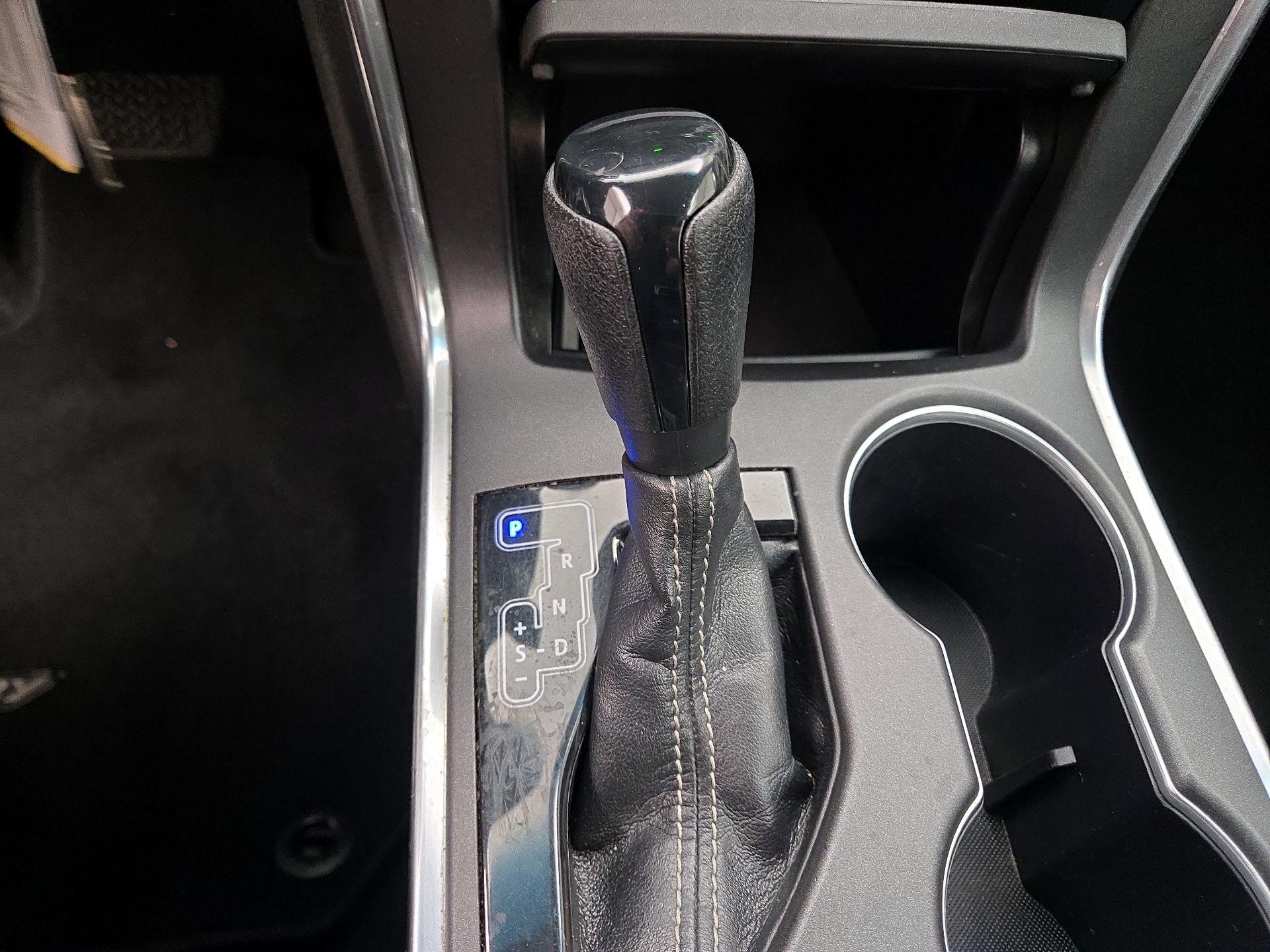 Thumbnail: 2015 Toyota Camry - 17