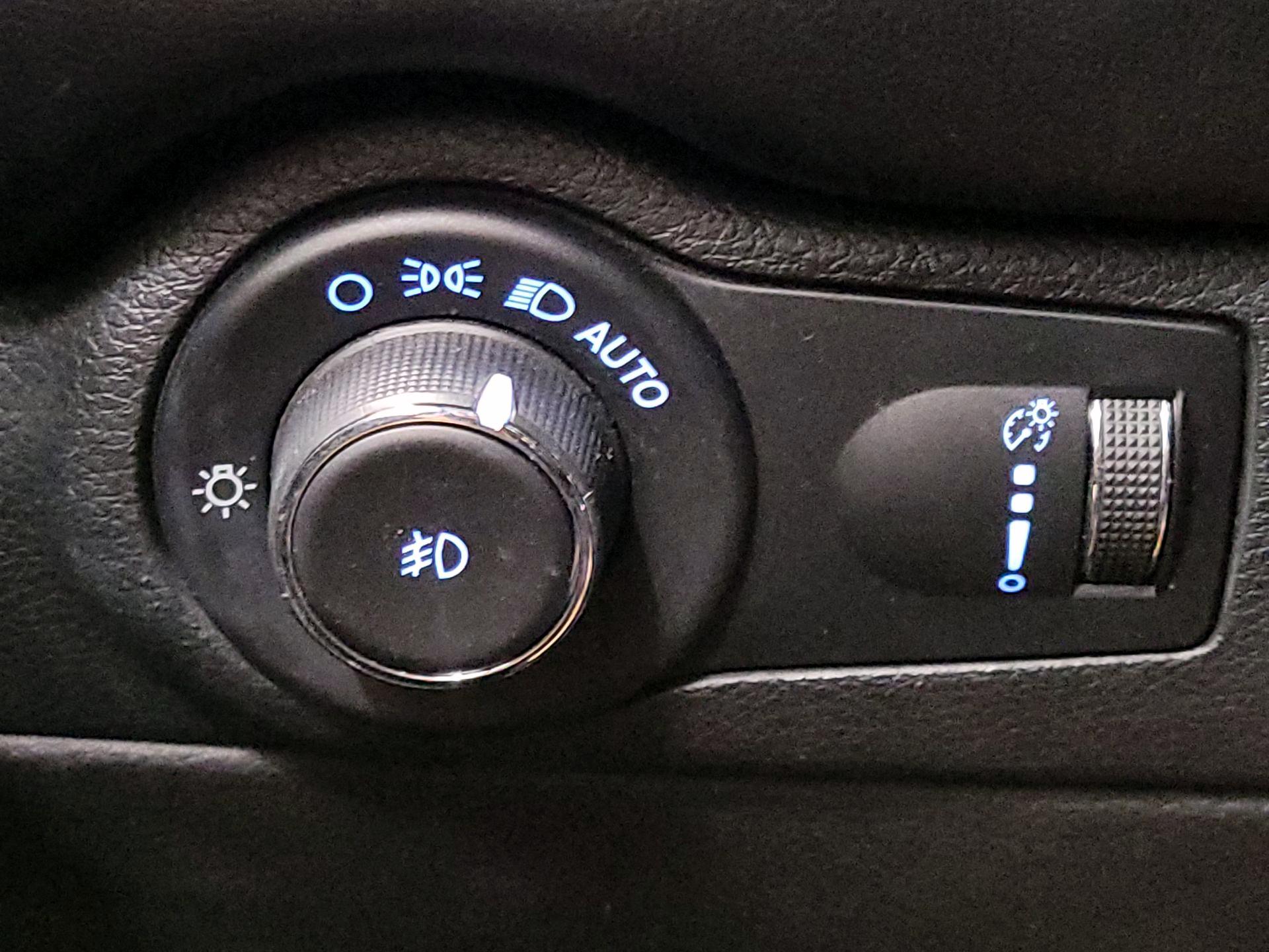 Thumbnail: 2021 Dodge Durango - 13
