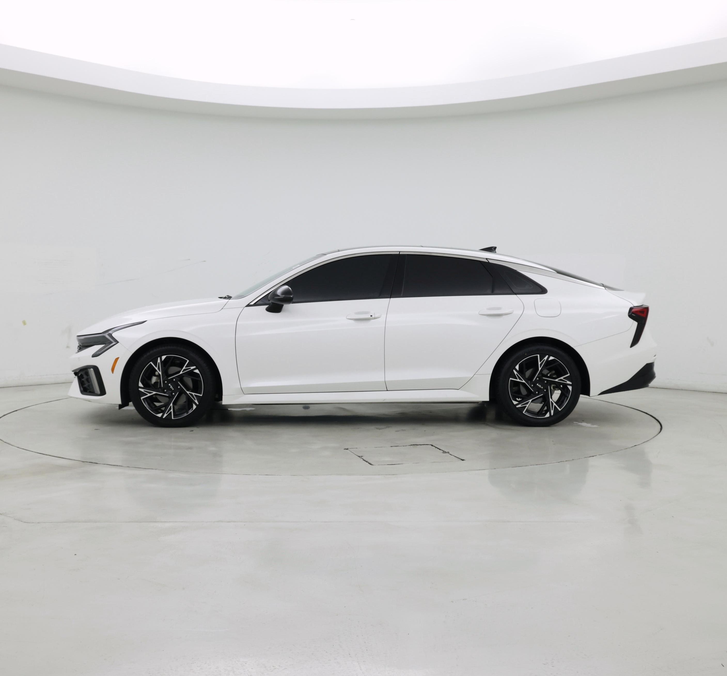 Thumbnail: 2025 Kia K5 - 3