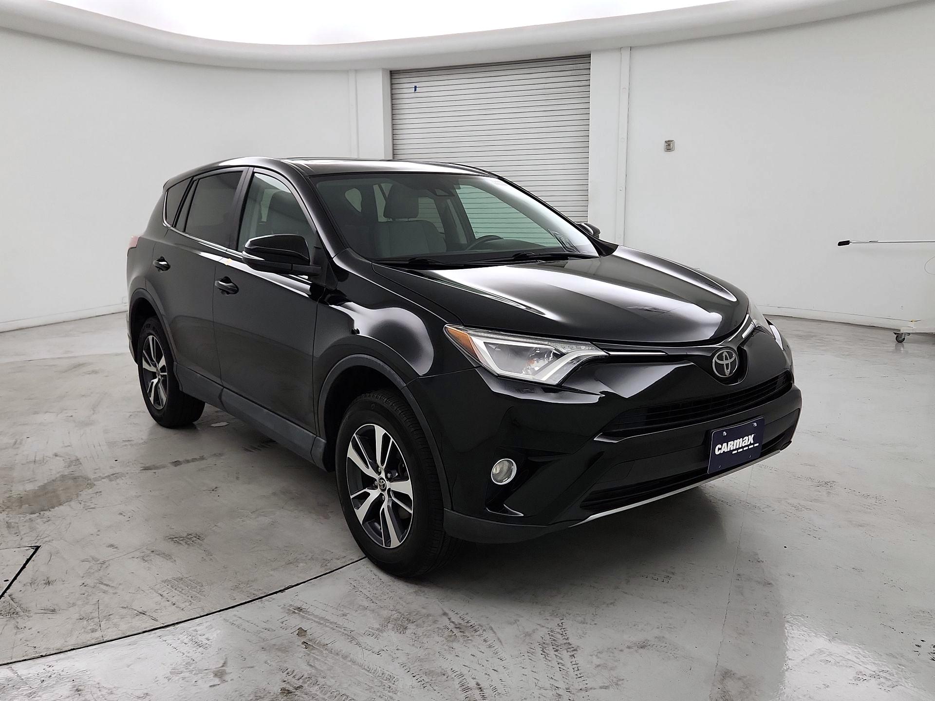 Thumbnail: 2018 Toyota RAV4 - 1
