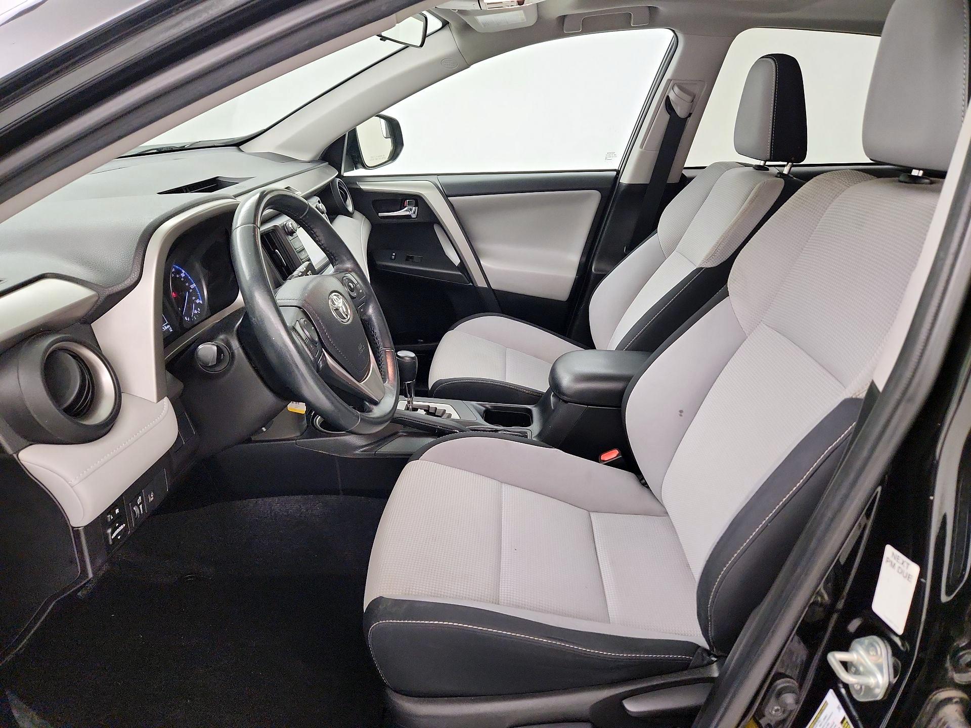 Thumbnail: 2018 Toyota RAV4 - 9