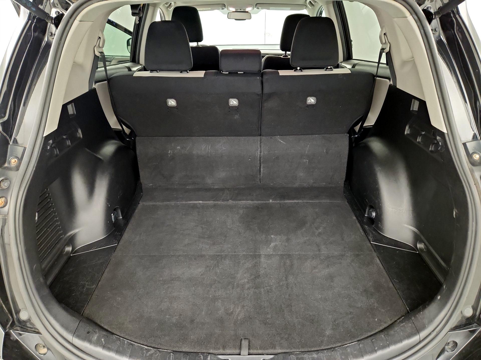 Thumbnail: 2018 Toyota RAV4 - 18