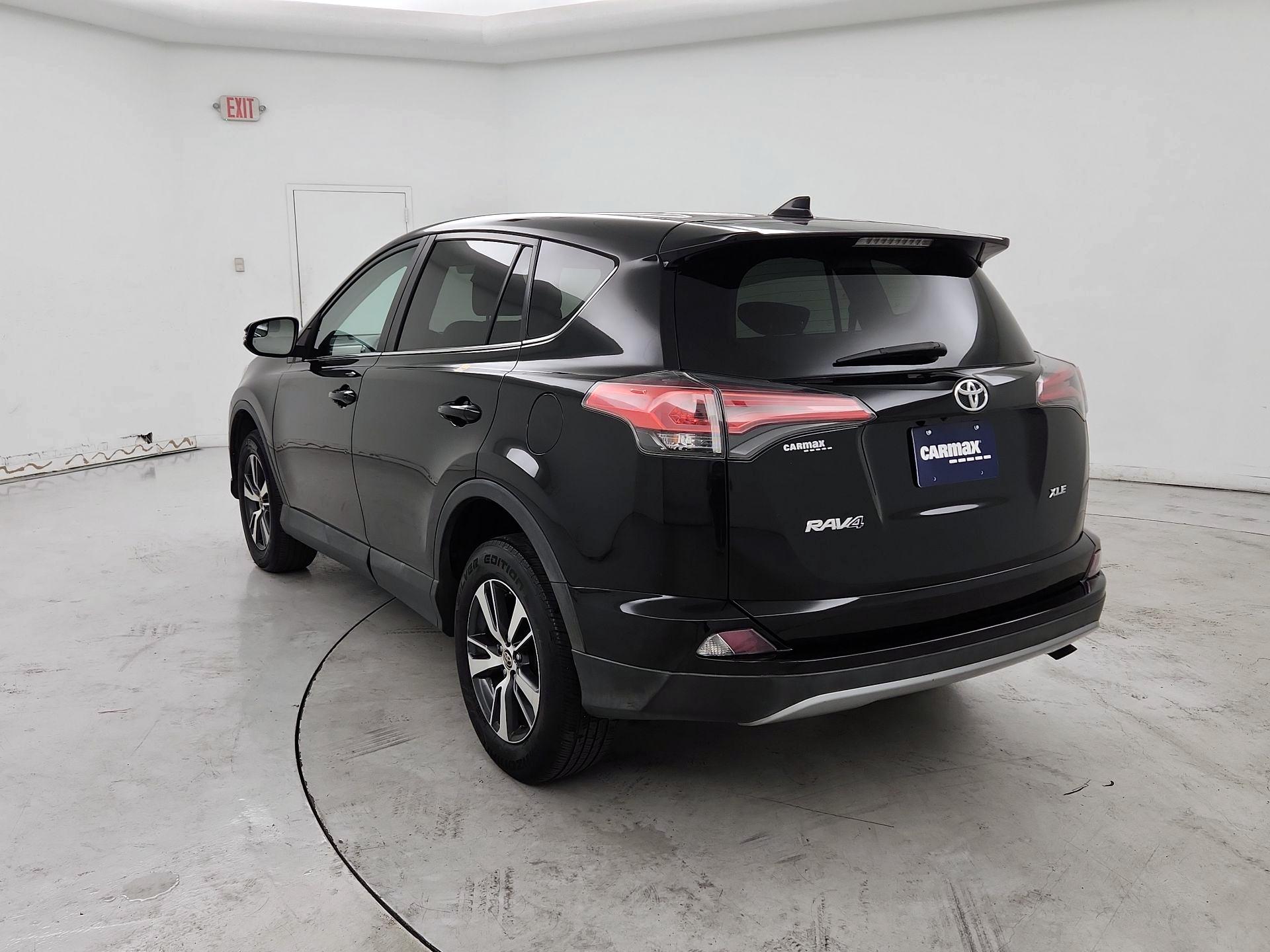 Thumbnail: 2018 Toyota RAV4 - 7