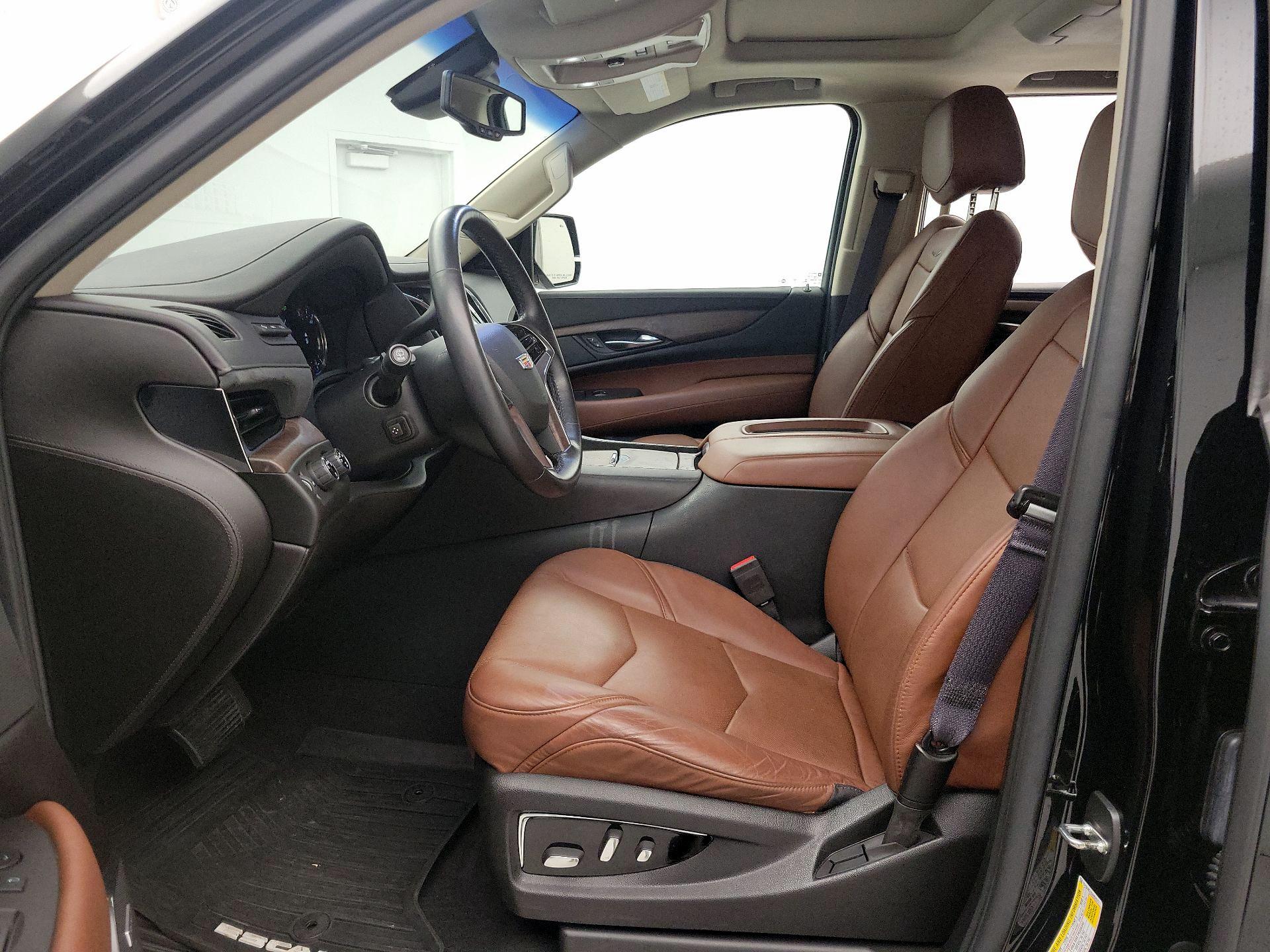 Thumbnail: 2016 Cadillac Escalade - 11