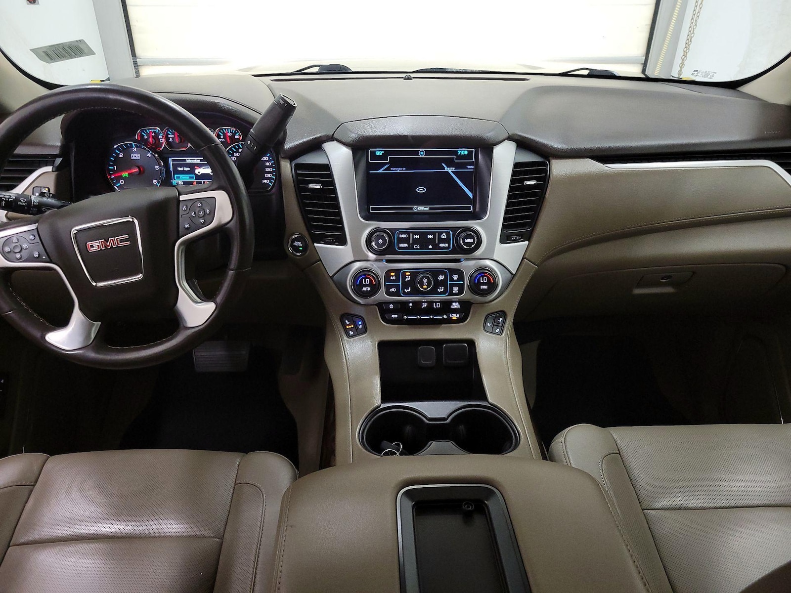 2020 GMC Yukon SLT - Photo 10