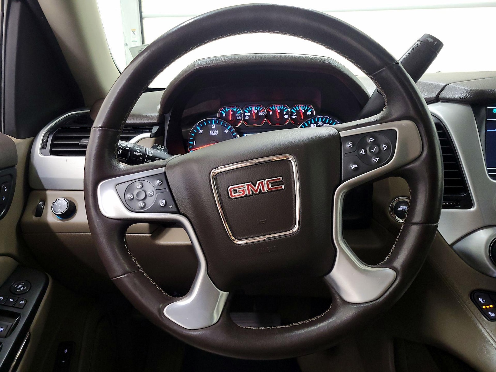 2020 GMC Yukon SLT - Photo 11
