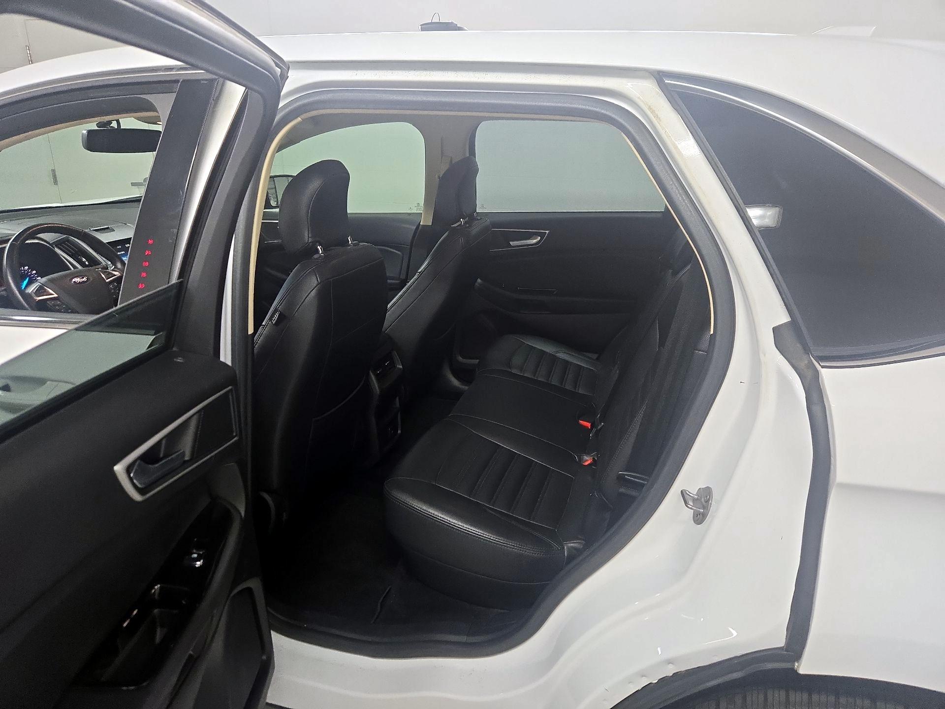 Thumbnail: 2017 Ford Edge - 18