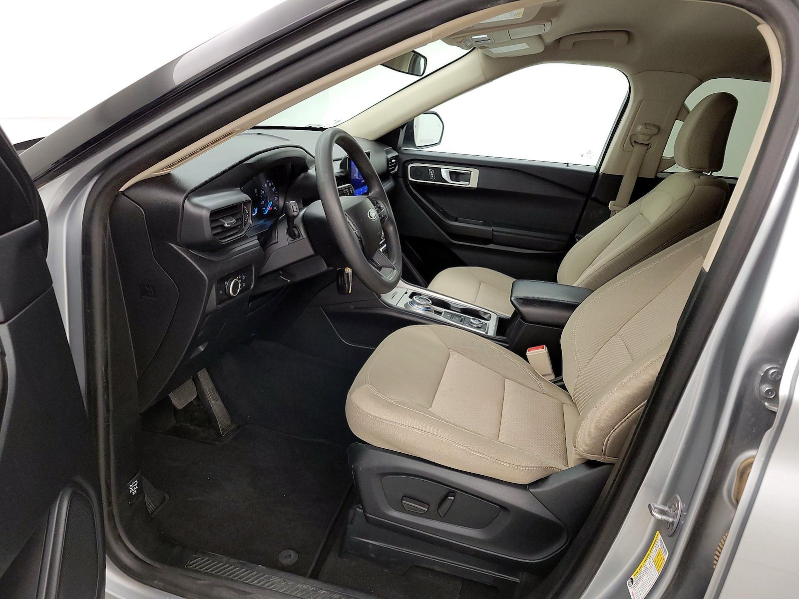 2023 Ford Explorer Base - Photo 12