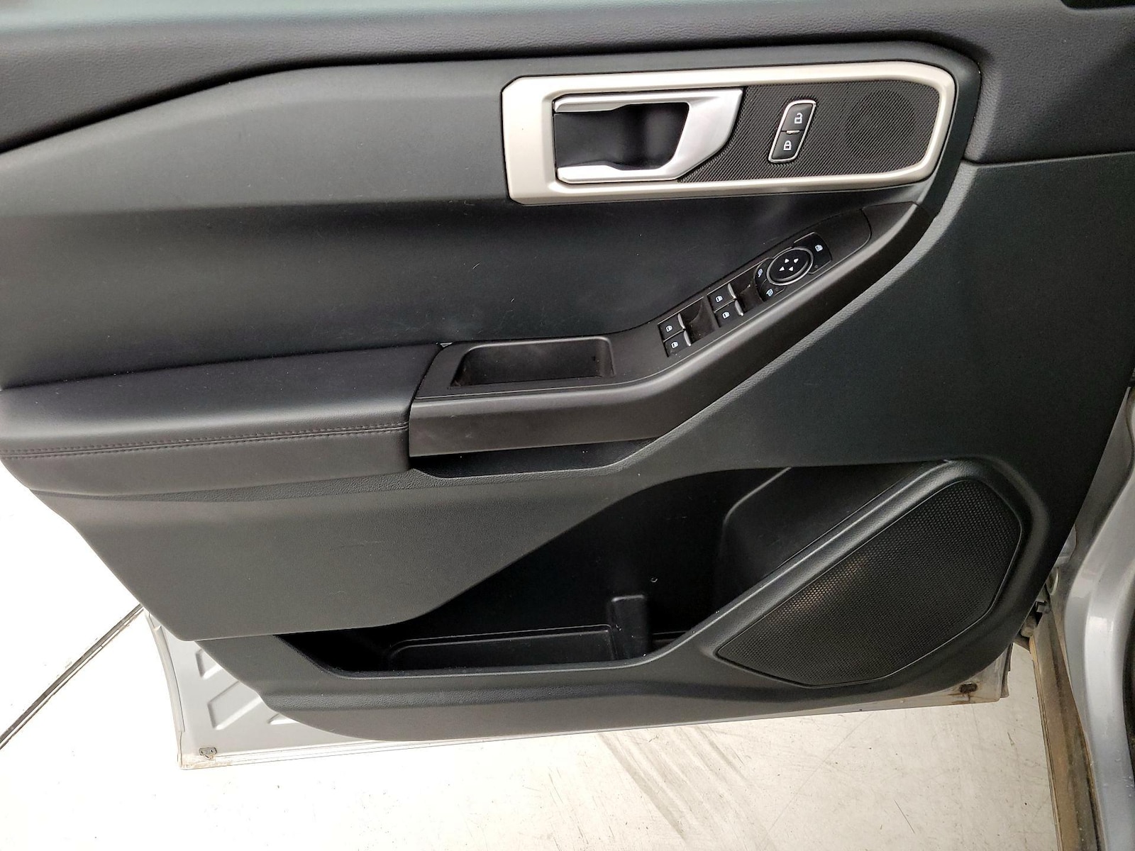 2023 Ford Explorer Base - Photo 13