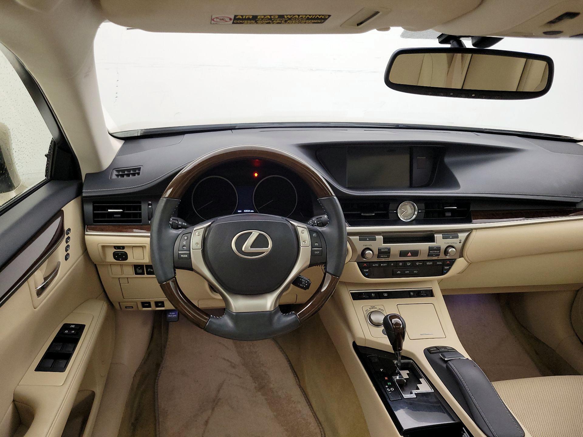 Thumbnail: 2014 Lexus ES - 10