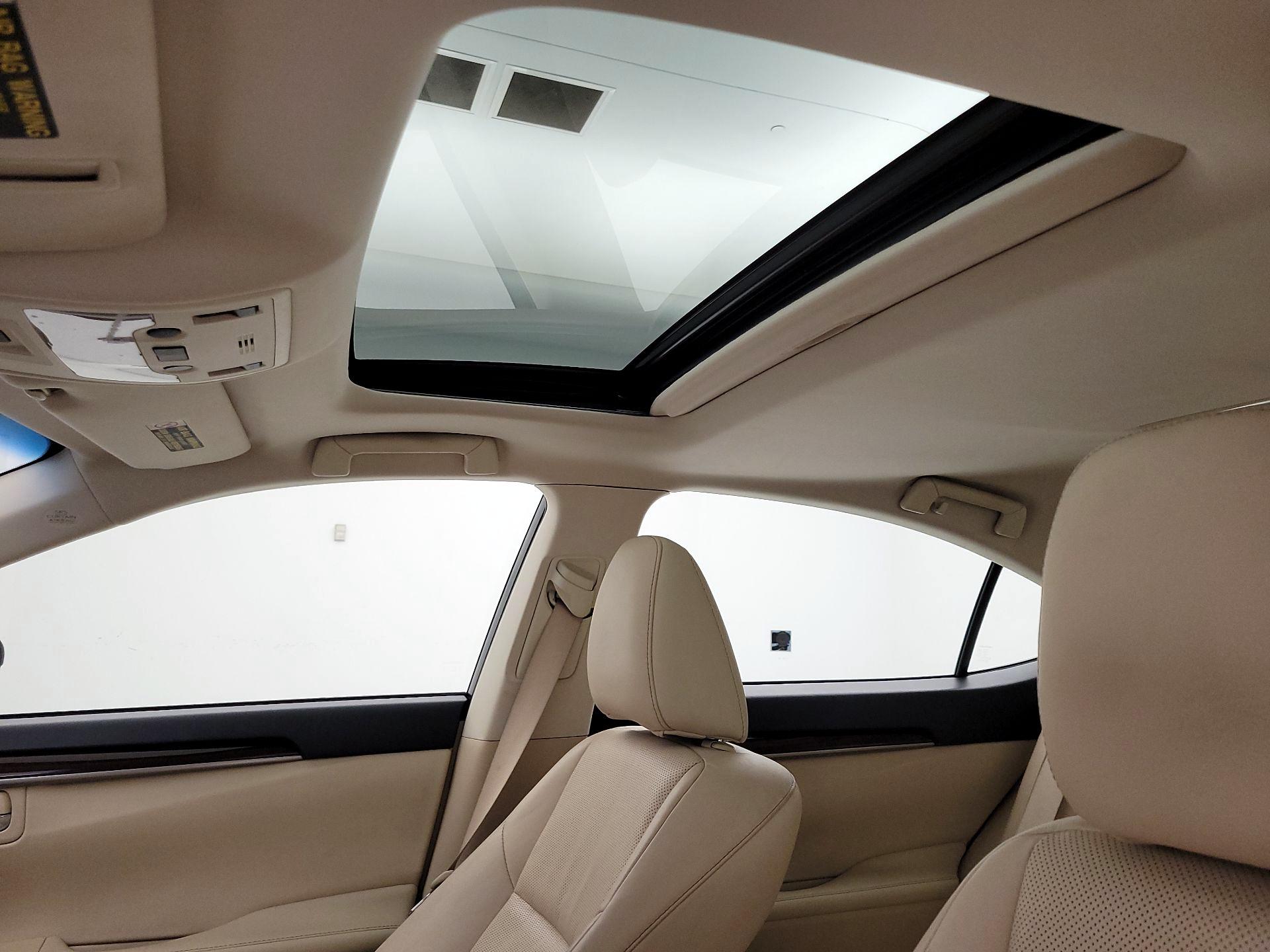 Thumbnail: 2014 Lexus ES - 19