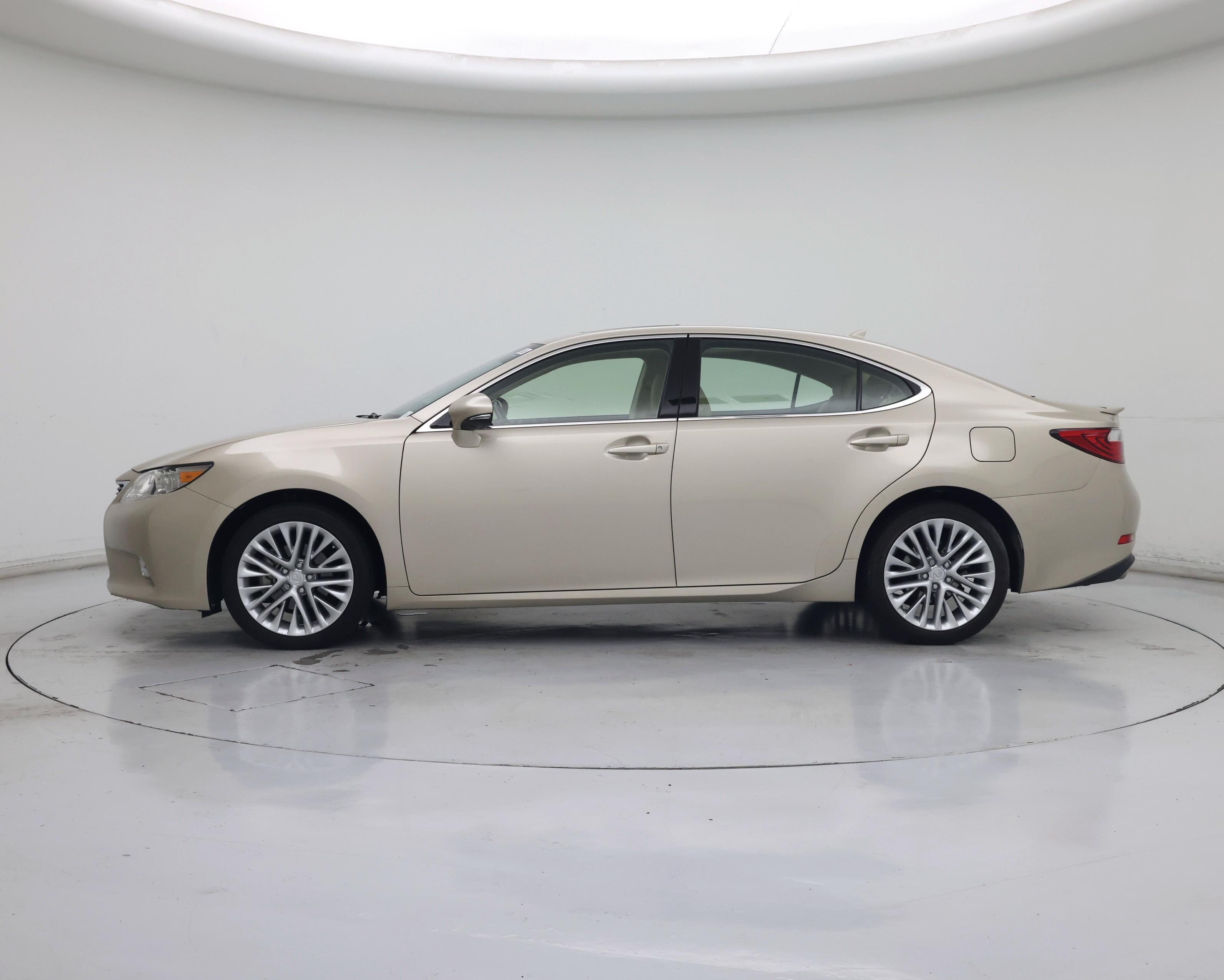 Thumbnail: 2014 Lexus ES - 3