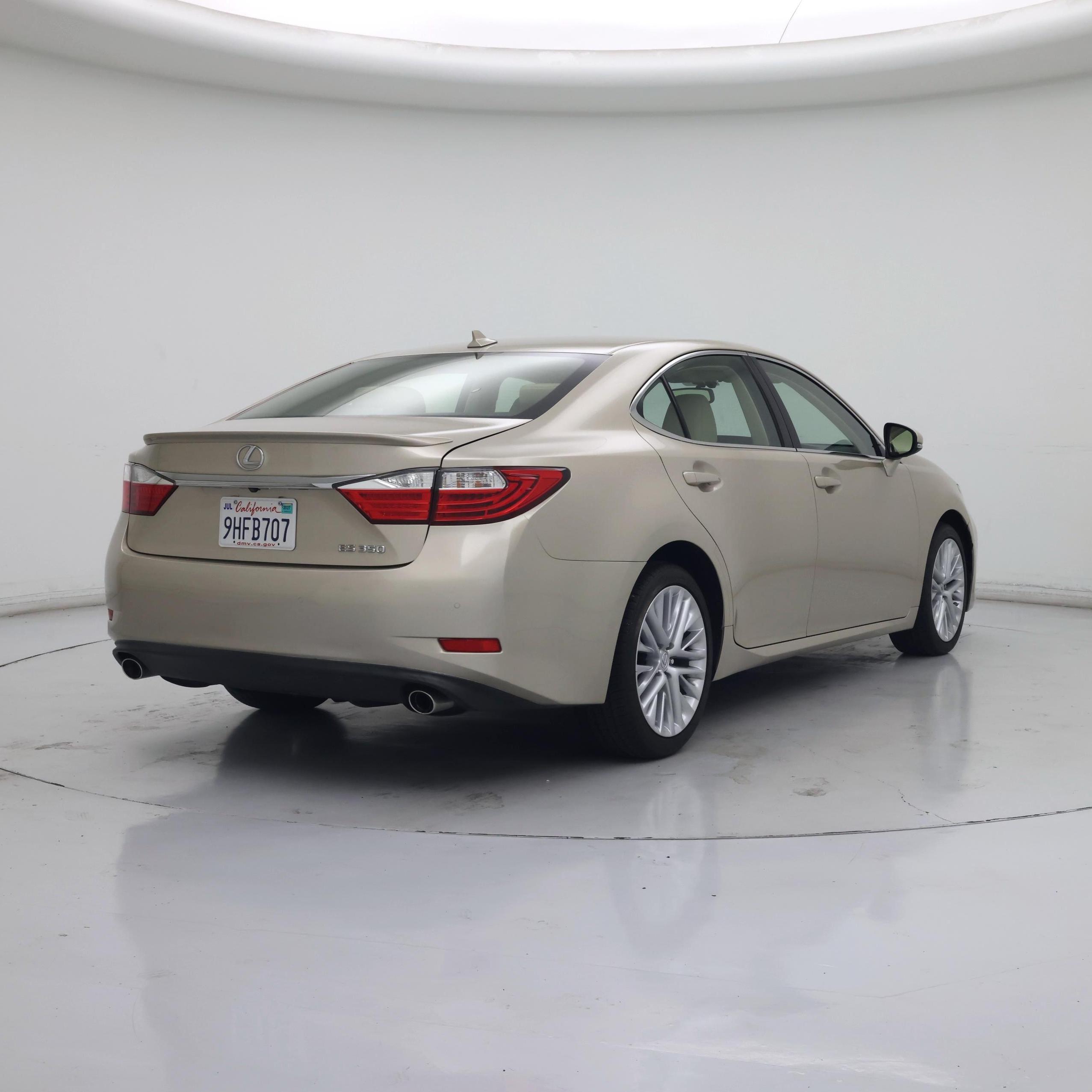 Thumbnail: 2014 Lexus ES - 8