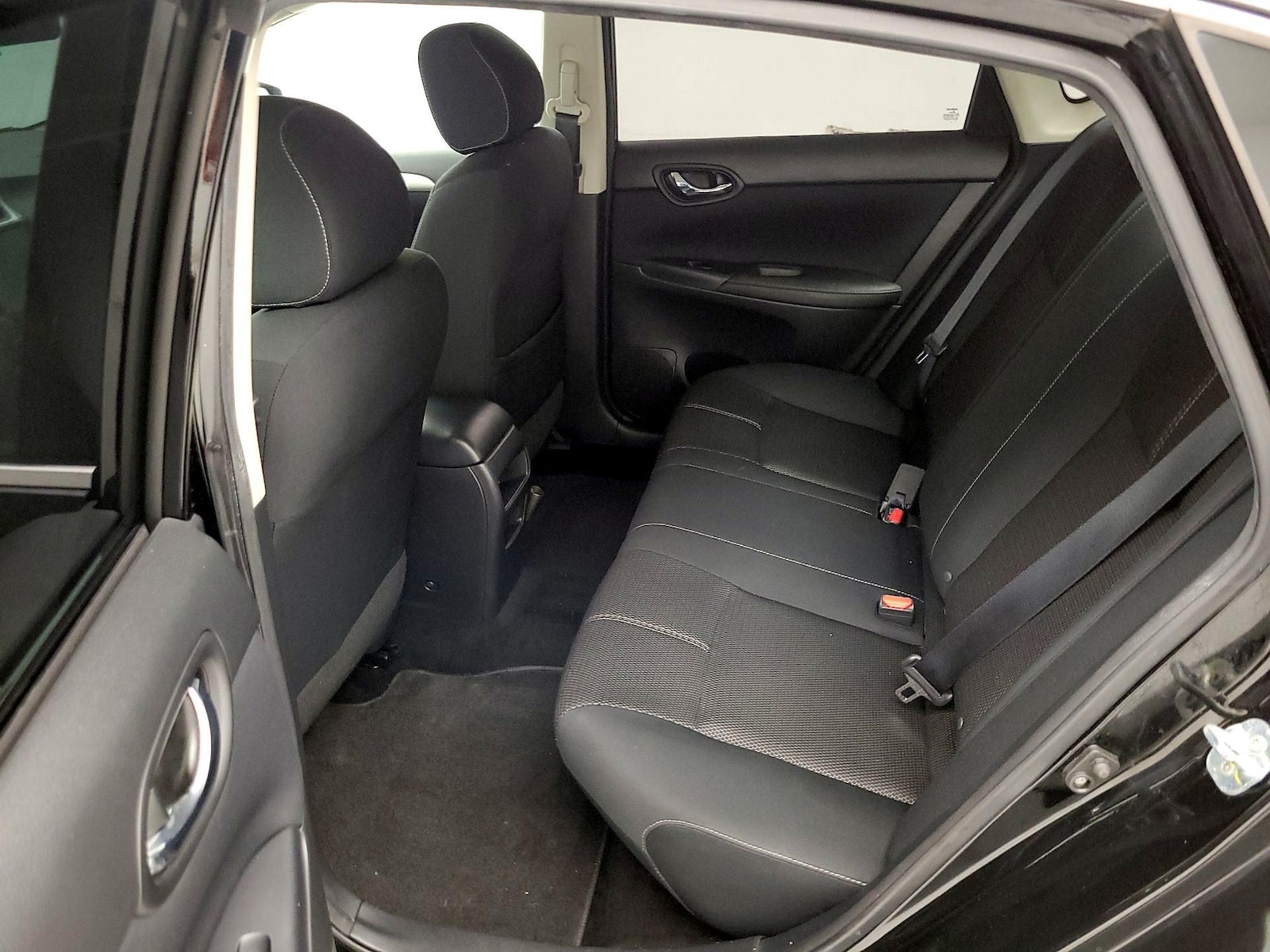 2016 Nissan Sentra S - Photo 18