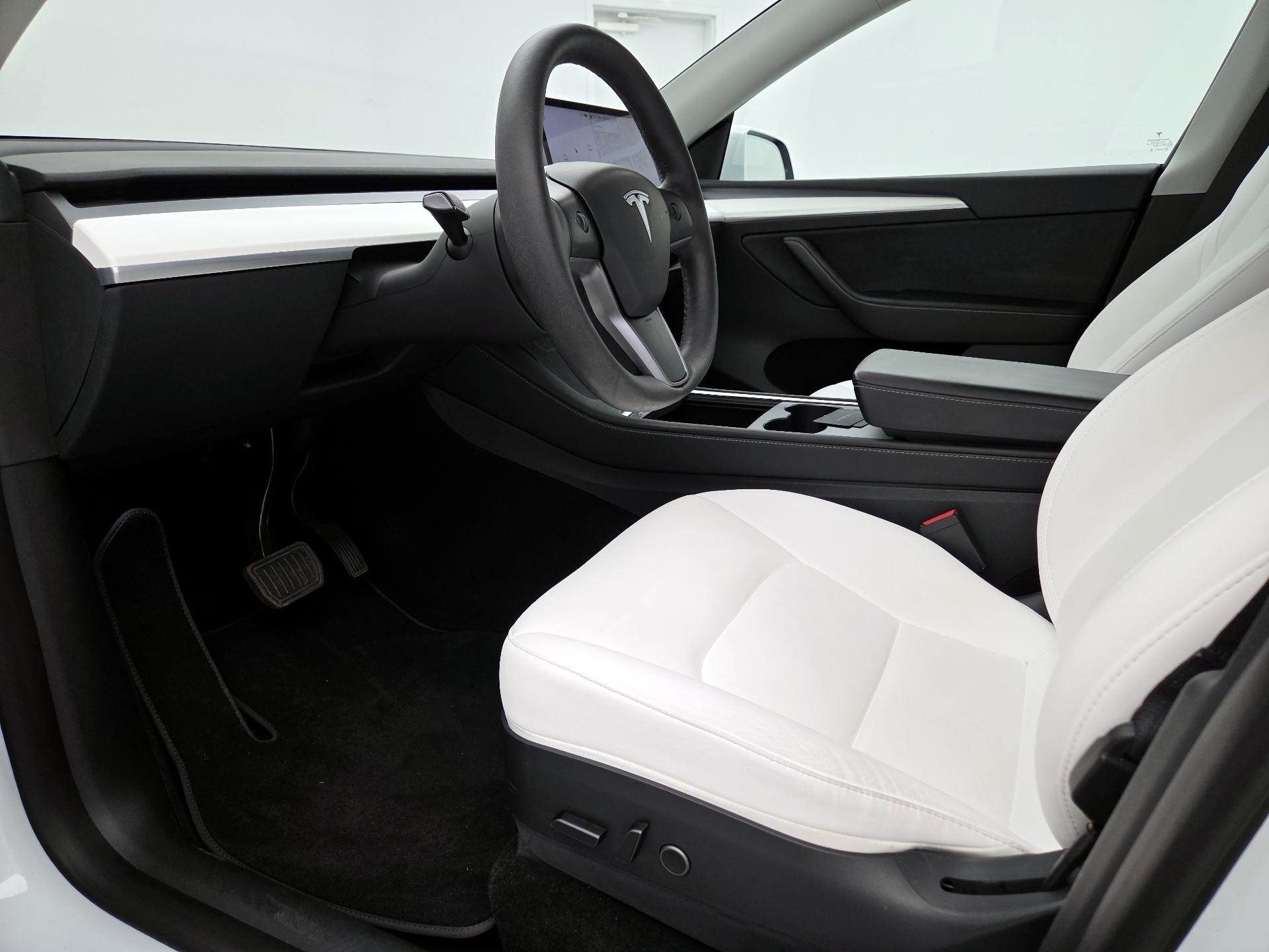 Thumbnail: 2023 Tesla Model Y - 11
