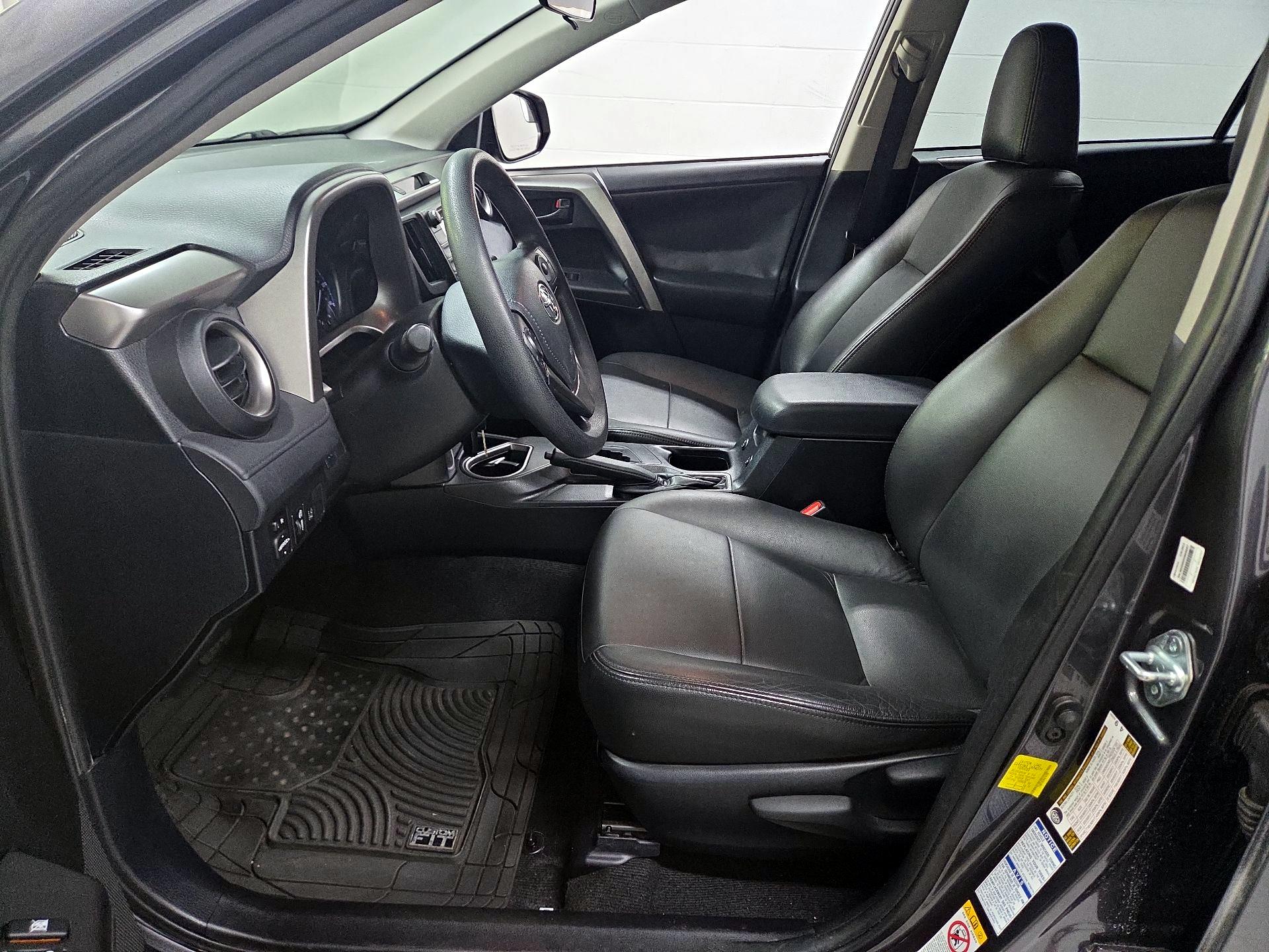 Thumbnail: 2017 Toyota RAV4 - 9