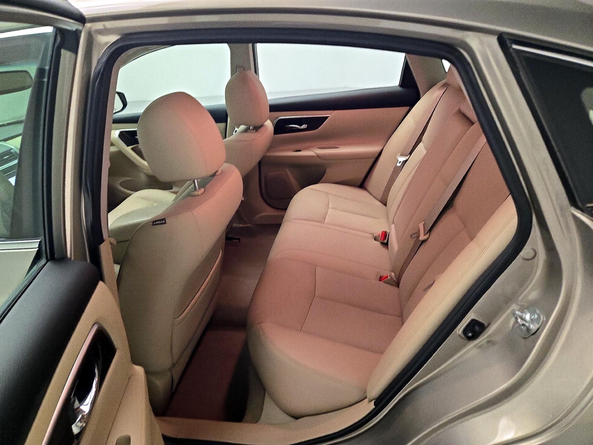 Thumbnail: 2014 Nissan Altima - 19