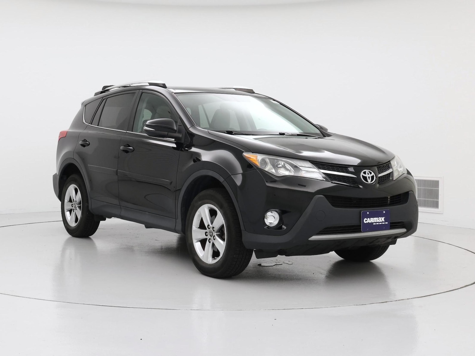 2015 Toyota RAV4 XLE - Photo 2