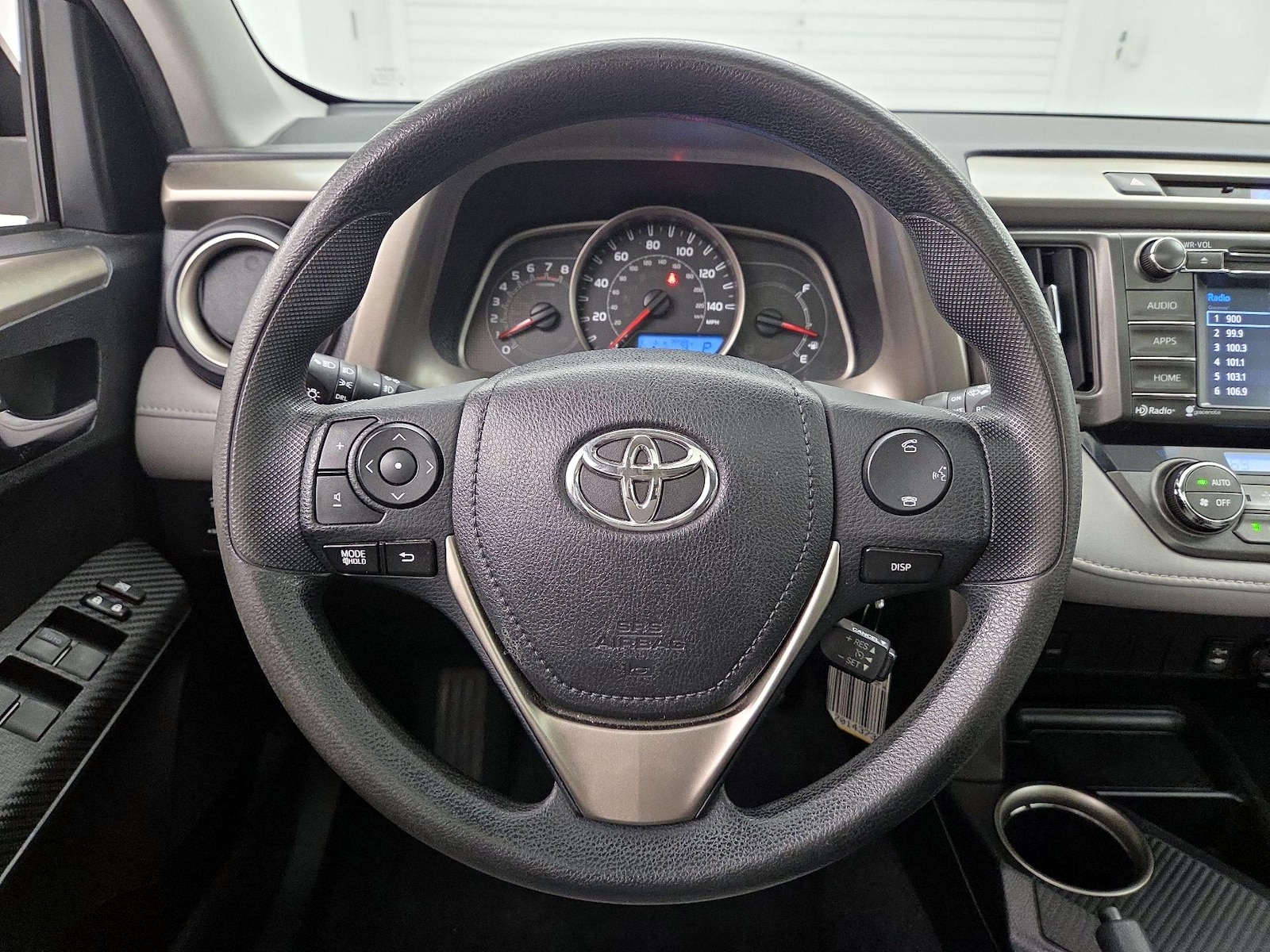 2015 Toyota RAV4 XLE - Photo 11