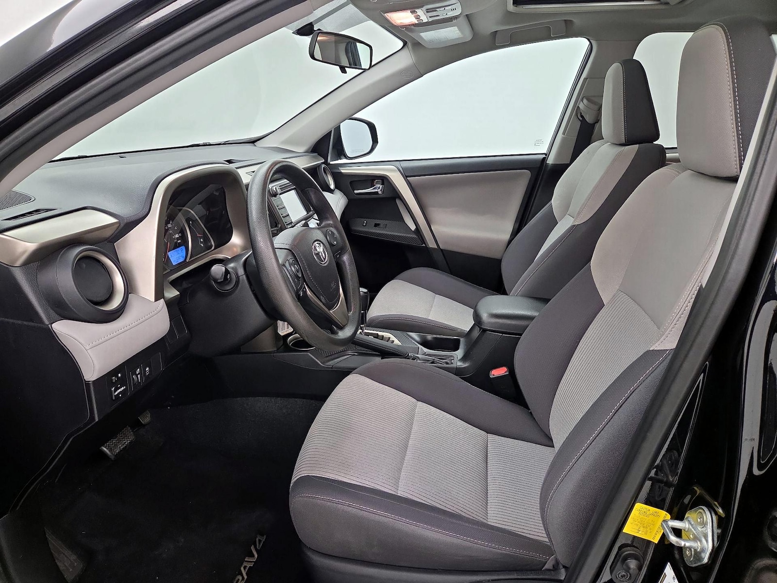 2015 Toyota RAV4 XLE - Photo 12
