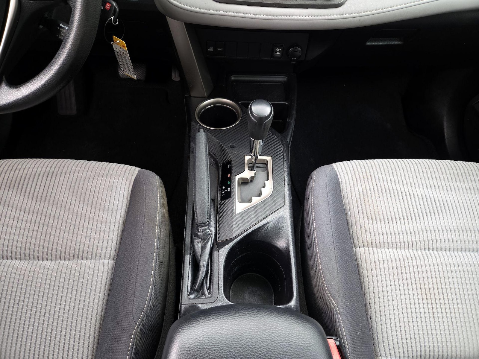 2015 Toyota RAV4 XLE - Photo 18