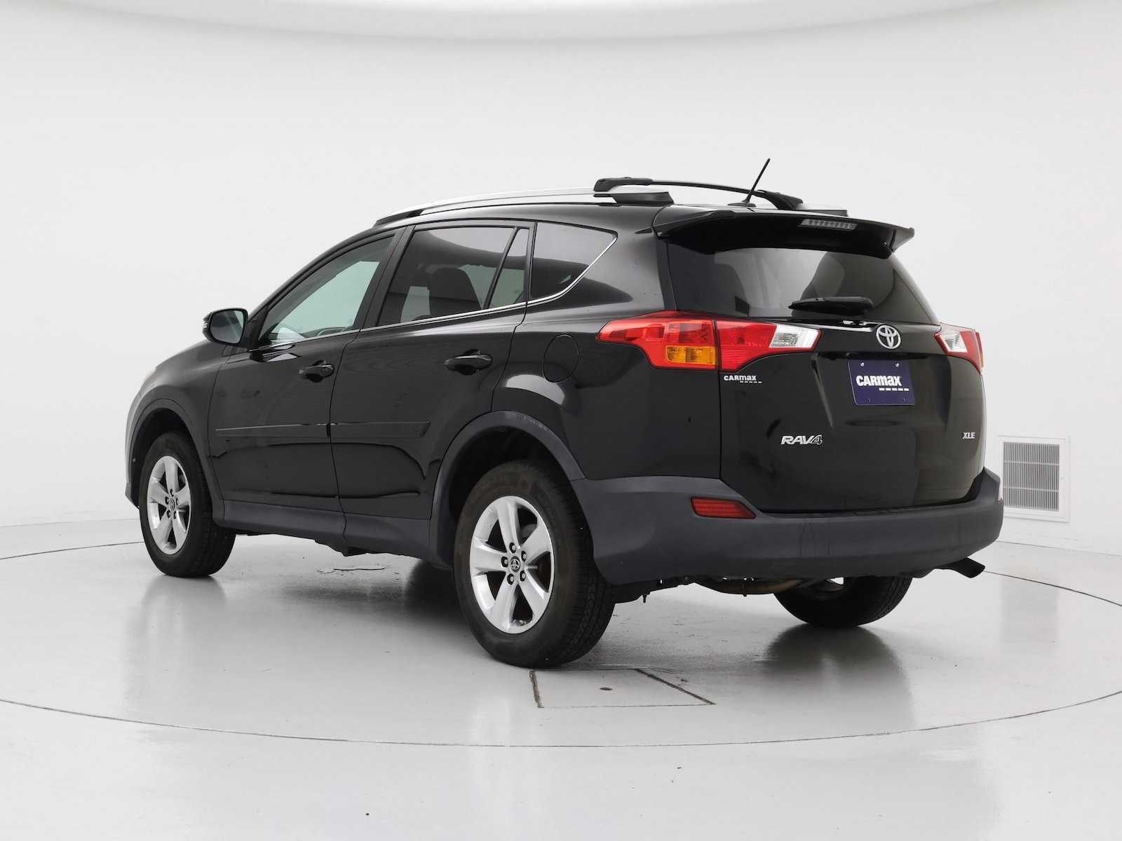 2015 Toyota RAV4 XLE - Photo 3