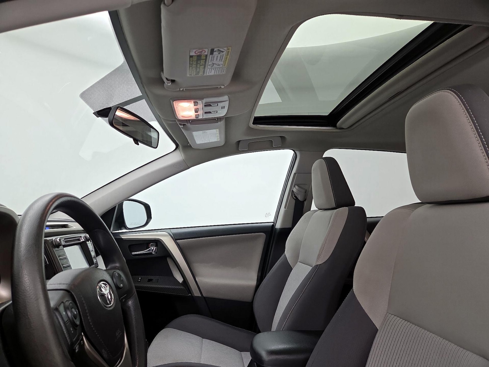 2015 Toyota RAV4 XLE - Photo 20