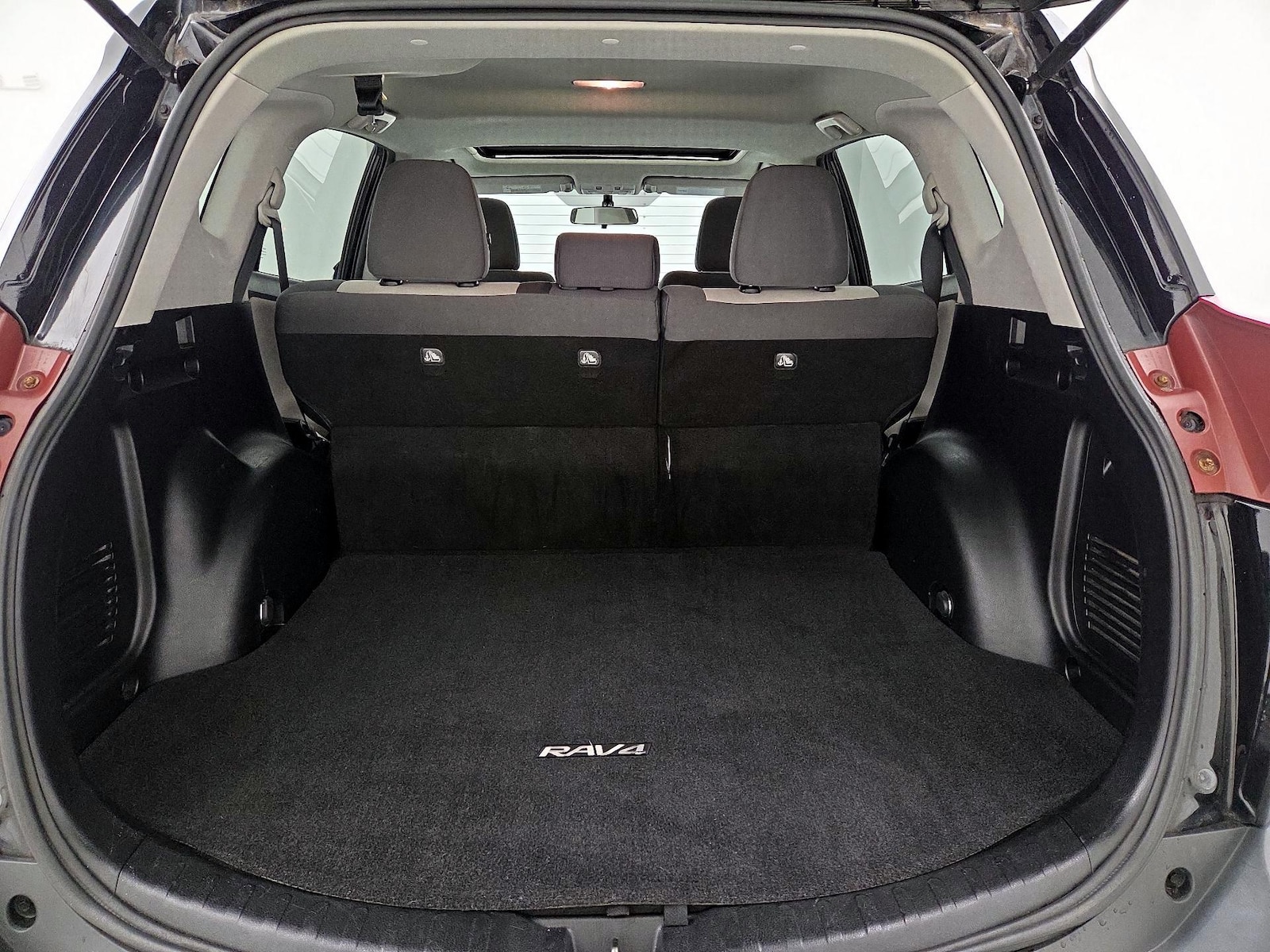2015 Toyota RAV4 XLE - Photo 22