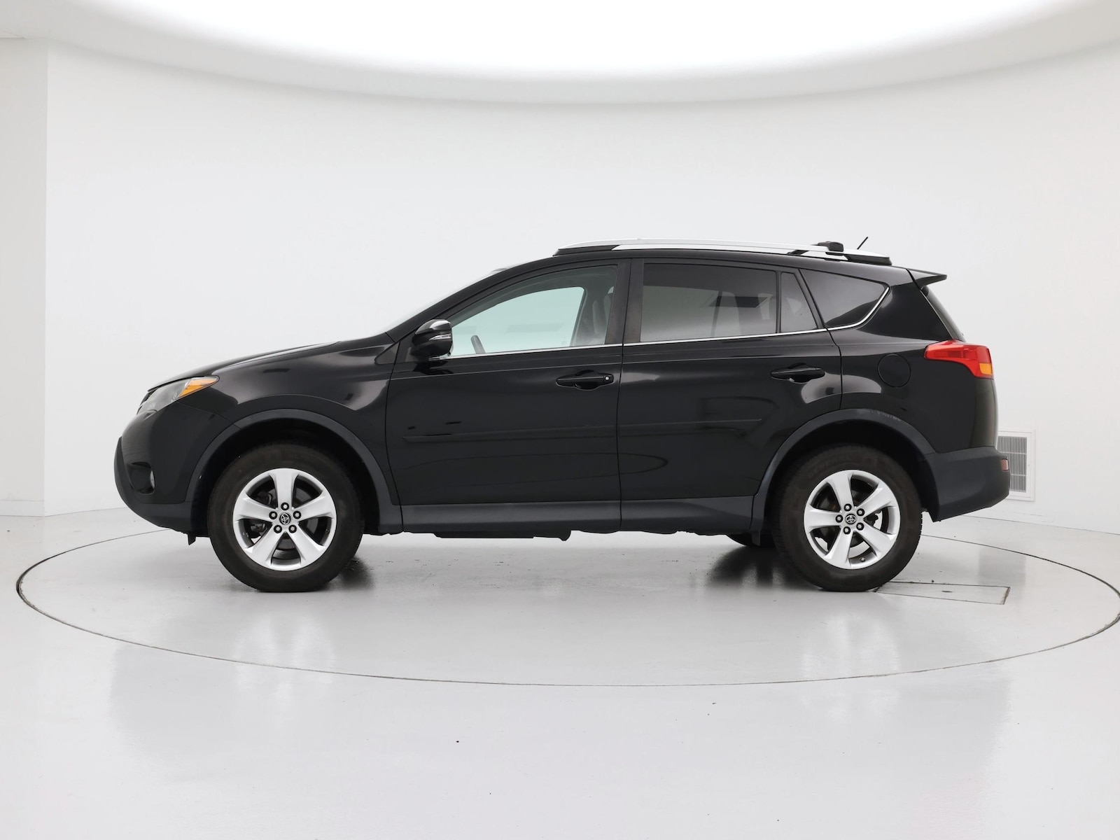 2015 Toyota RAV4 XLE - Photo 4